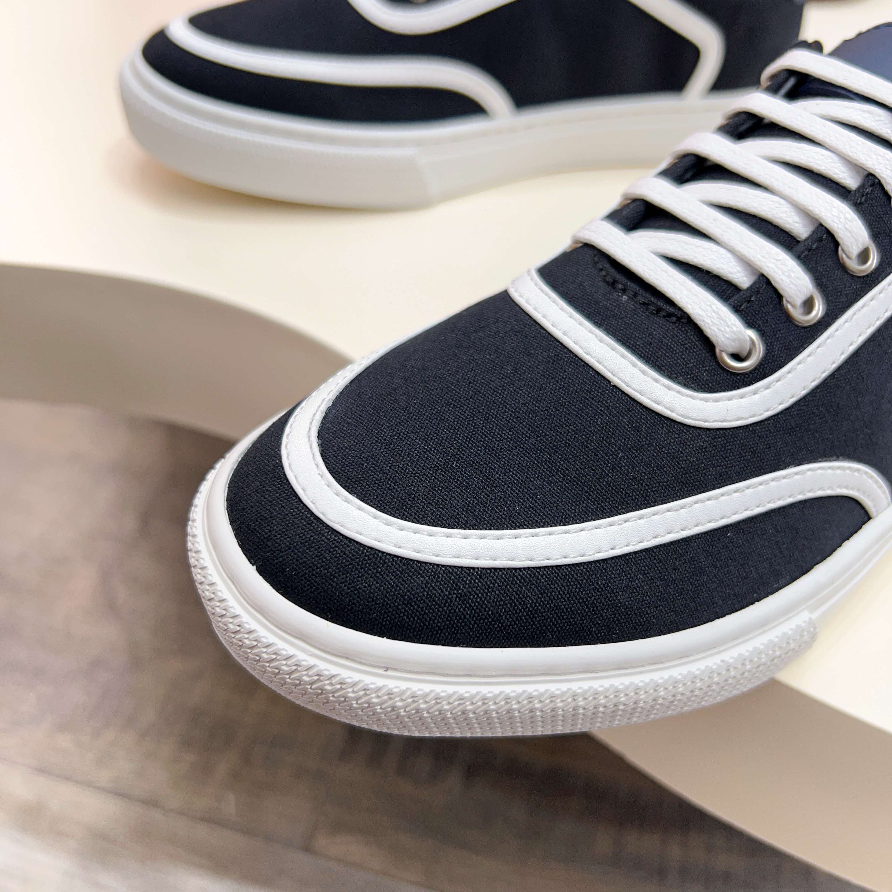 HM Men's Get Sneaker Black Cowhide Canvas 723510