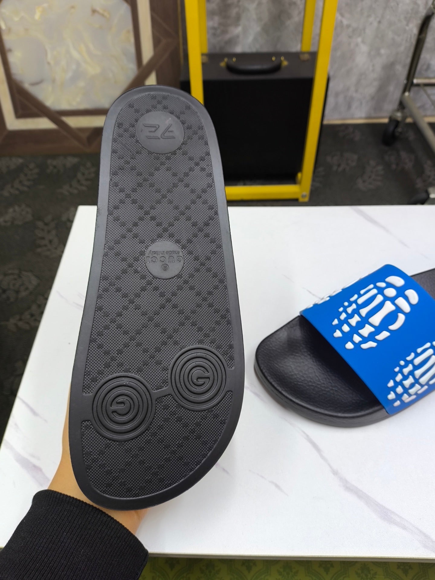 GG Men's Slide Blue Sheepskin Rubber 540049