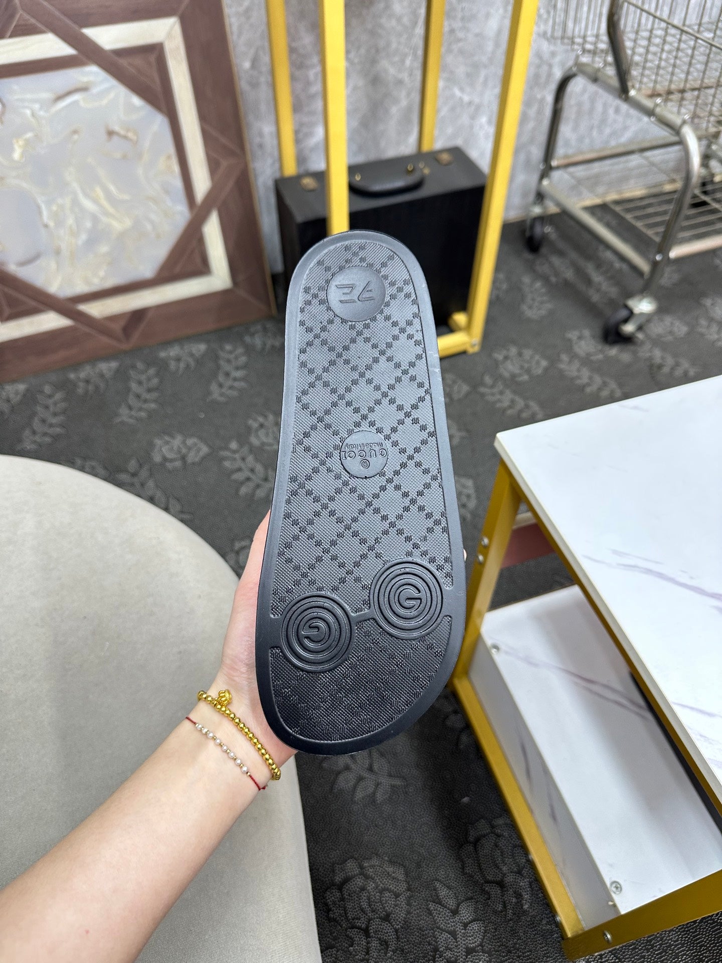 GG Men's Slide White Sheepskin Rubber 540097