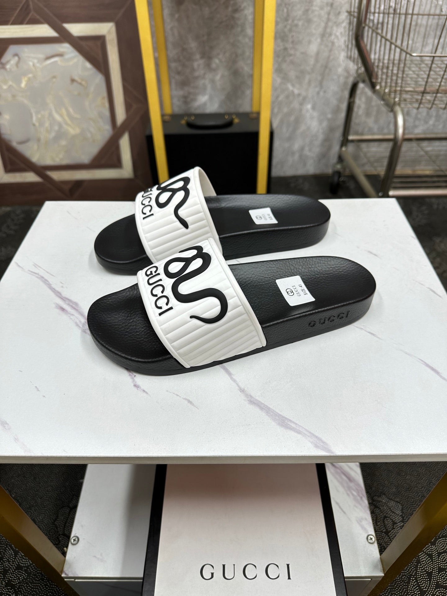 GG Men's Slide White Sheepskin Rubber 540097