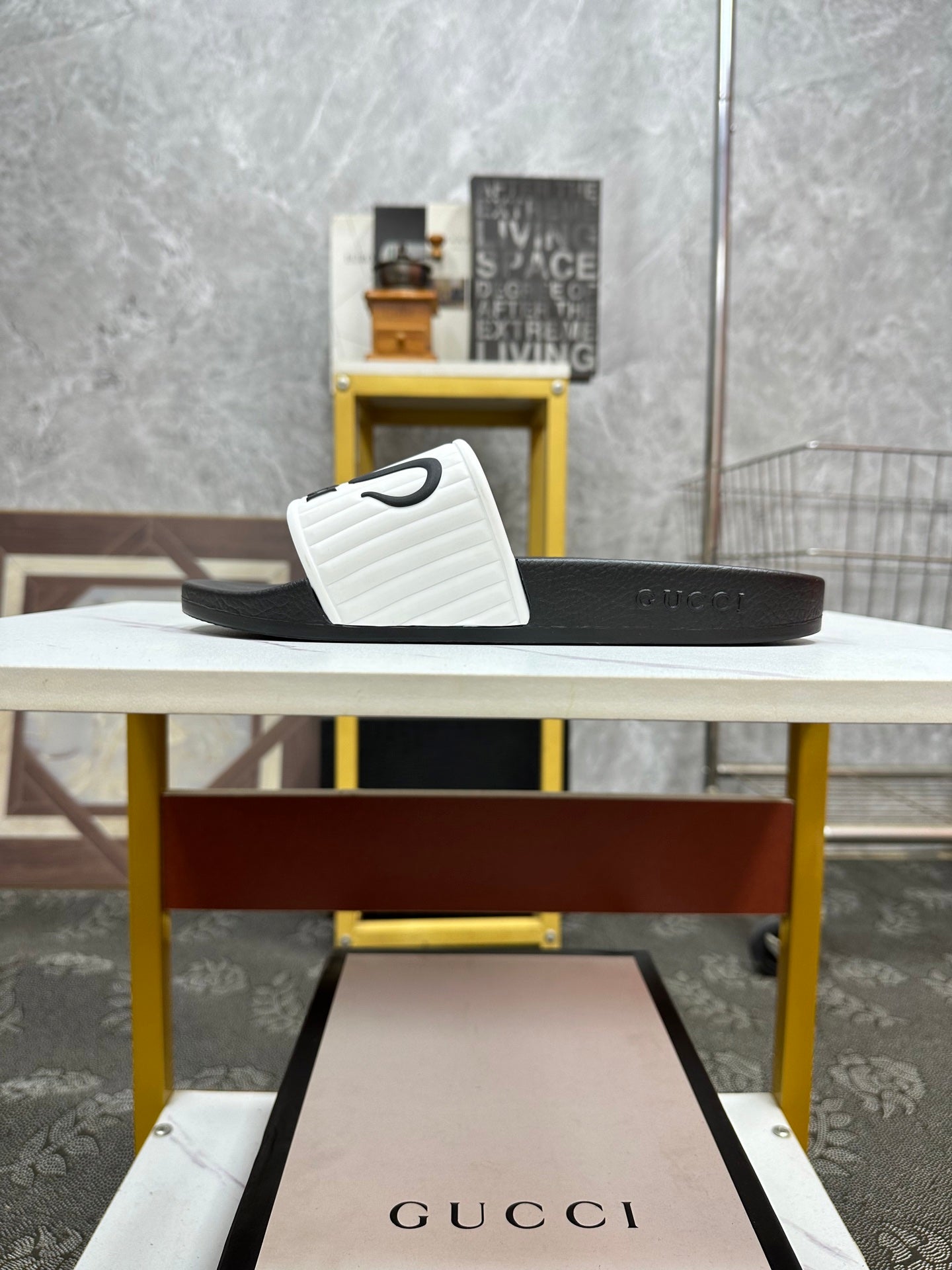 GG Men's Slide White Sheepskin Rubber 540097