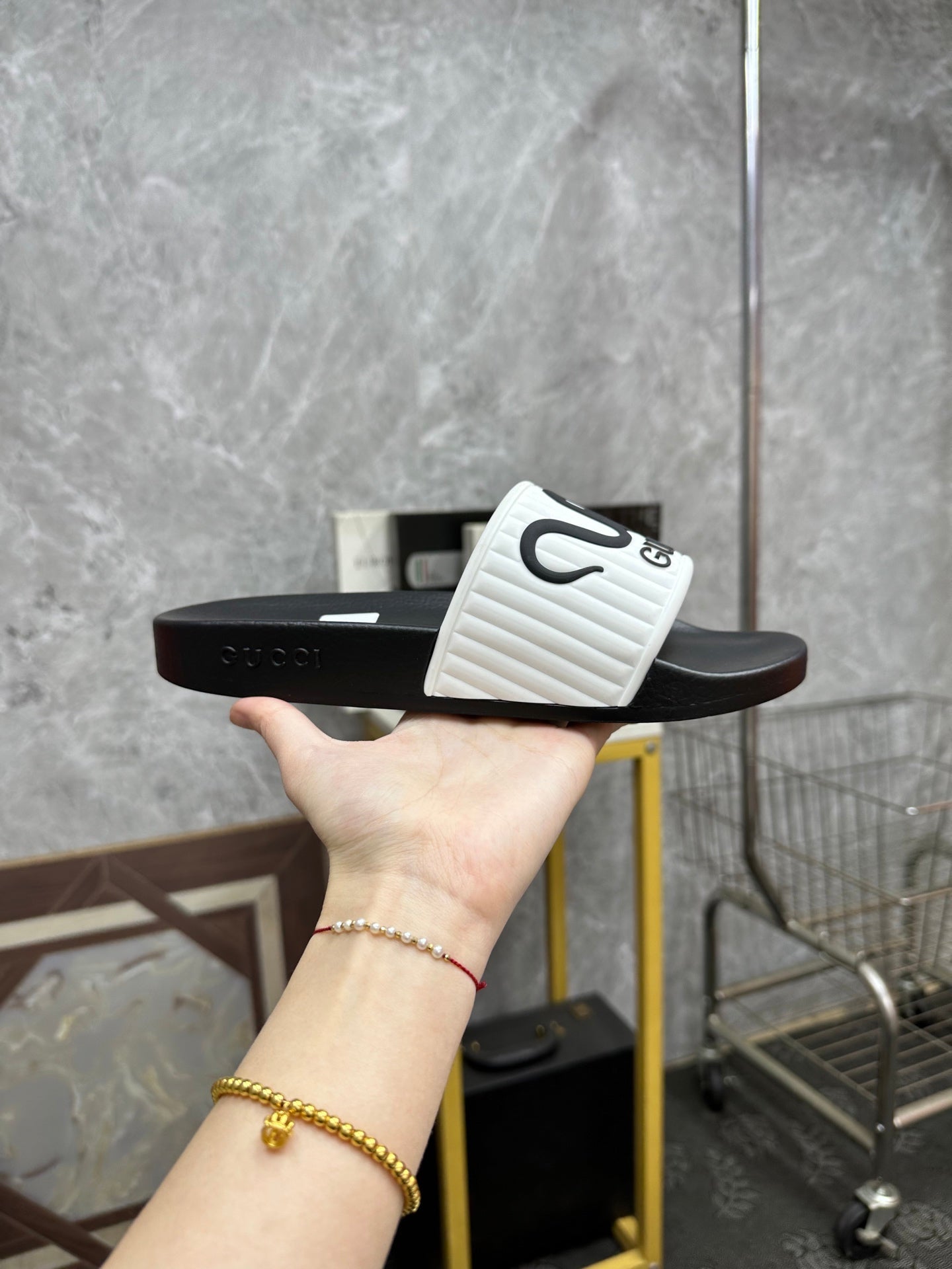 GG Men's Slide White Sheepskin Rubber 540097