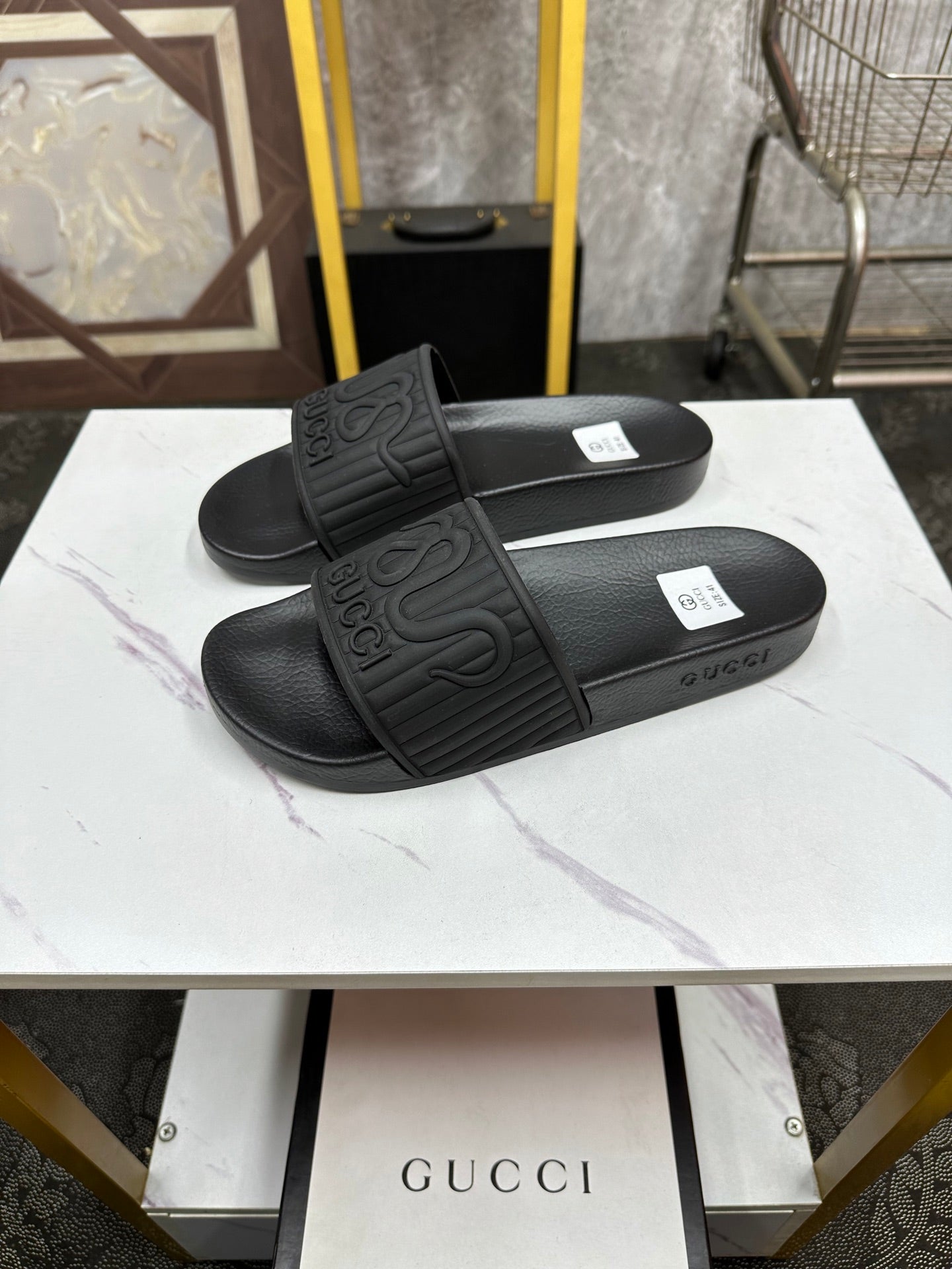 GG Men's Slide Black Sheepskin Rubber 540099