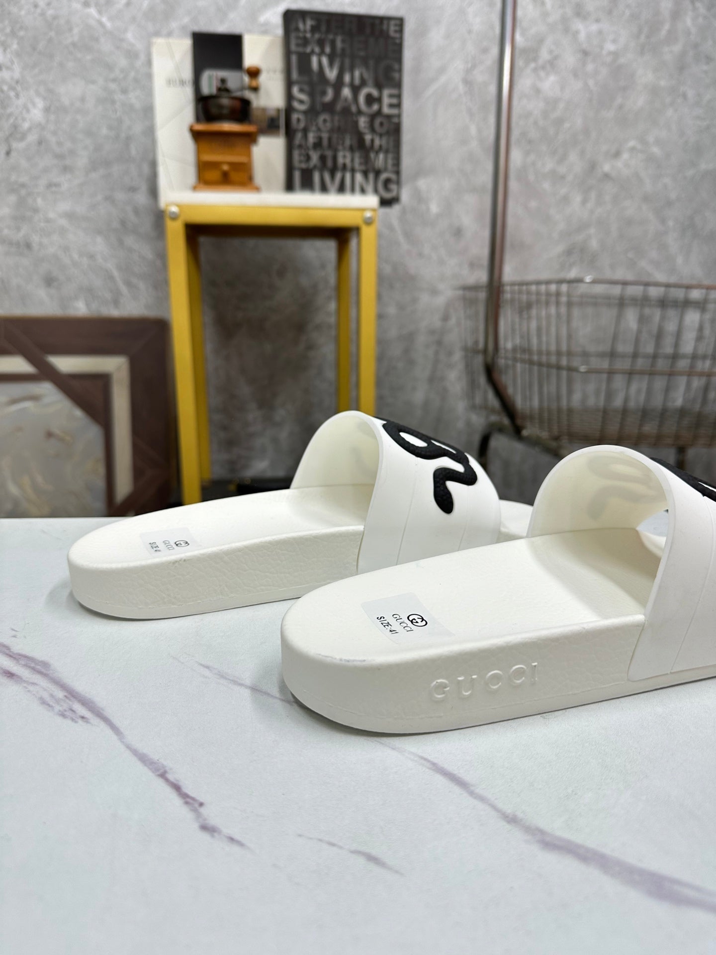 GG Men's Snake Embossed Slide White Black Rubber 540109