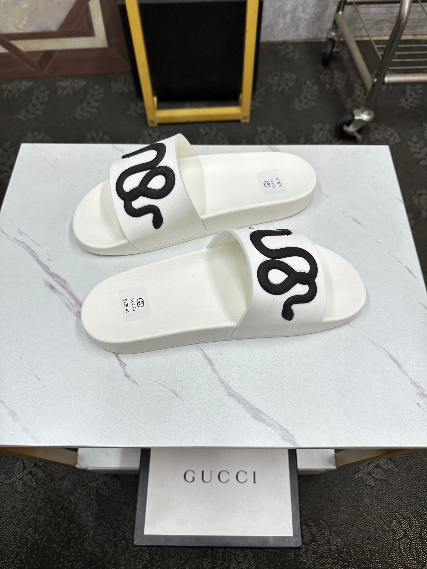 GG Men's Snake Embossed Slide White Black Rubber 540109