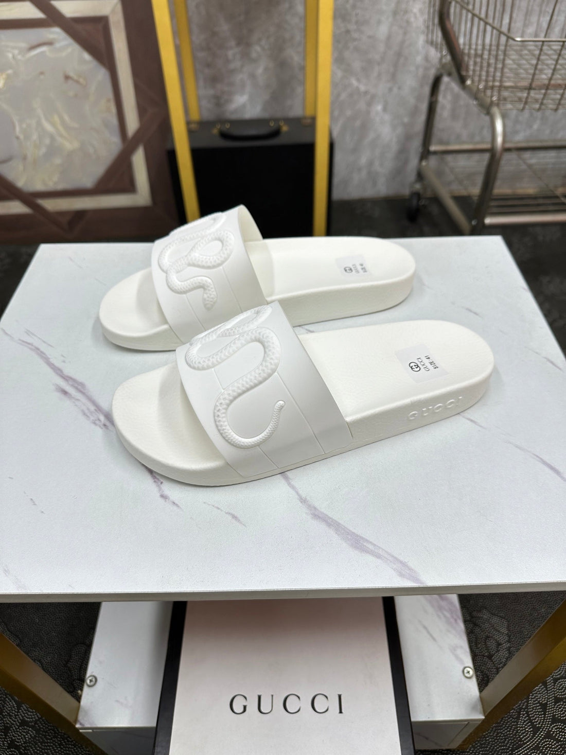 GG Men's Snake Embossed Slide White Rubber 540111