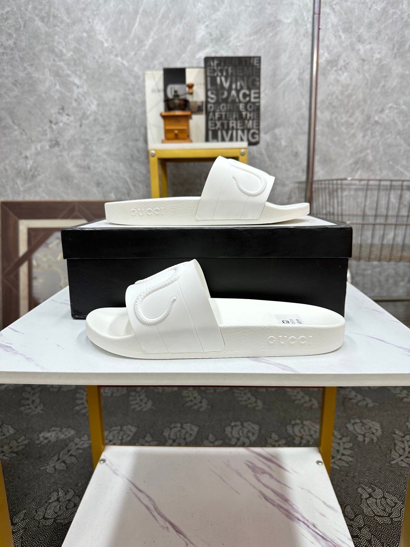 GG Men's Snake Embossed Slide White Rubber 540111