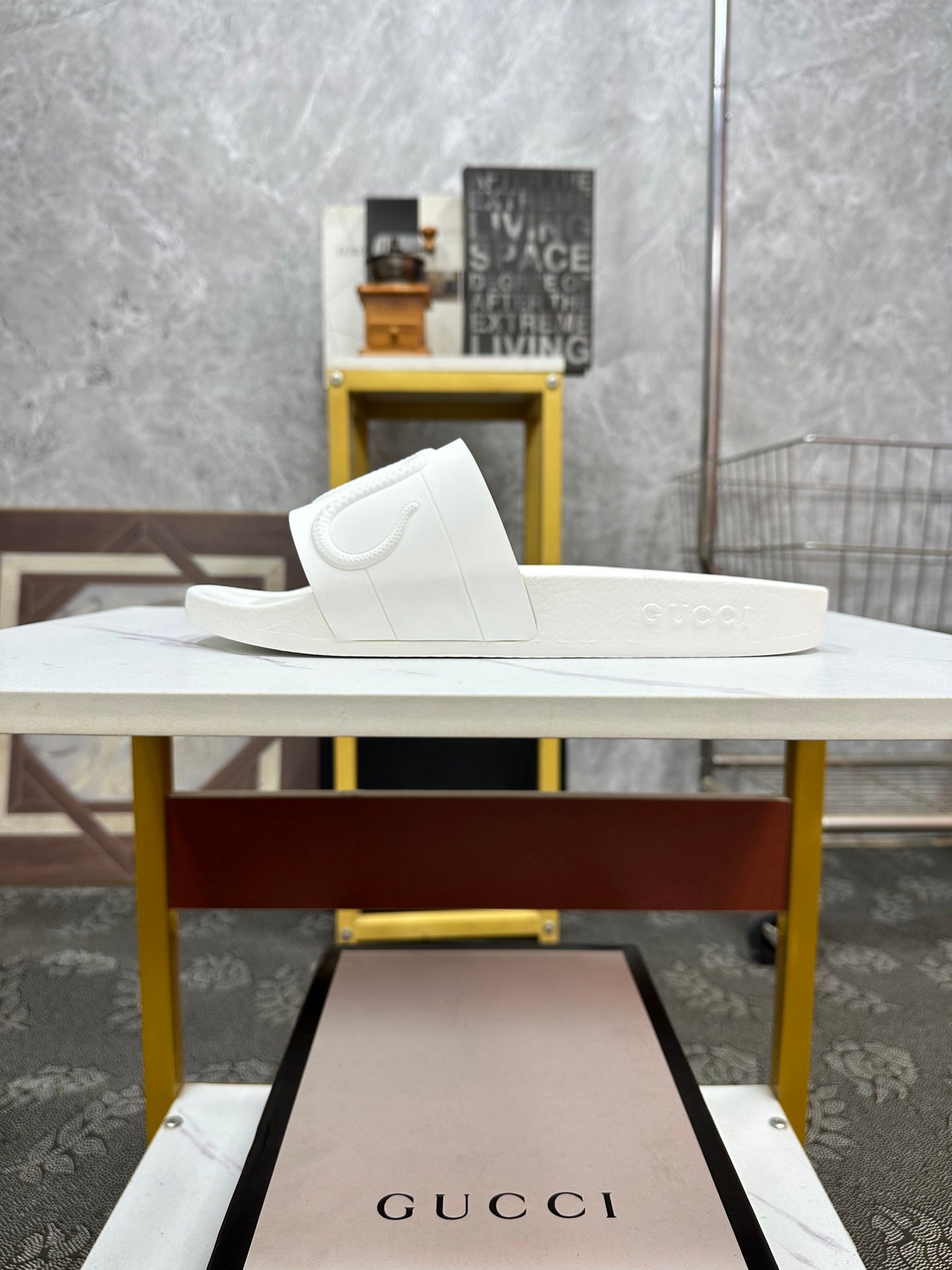 GG Men's Snake Embossed Slide White Rubber 540111