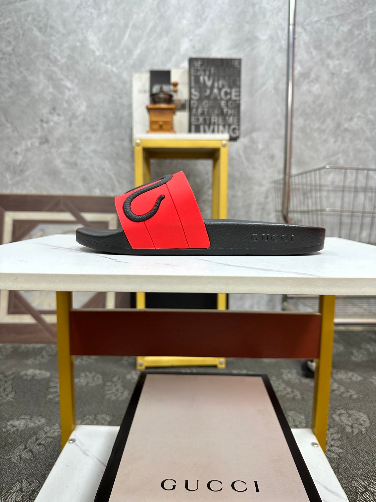 GG Men's Snake Embossed Slide Red Rubber 540114