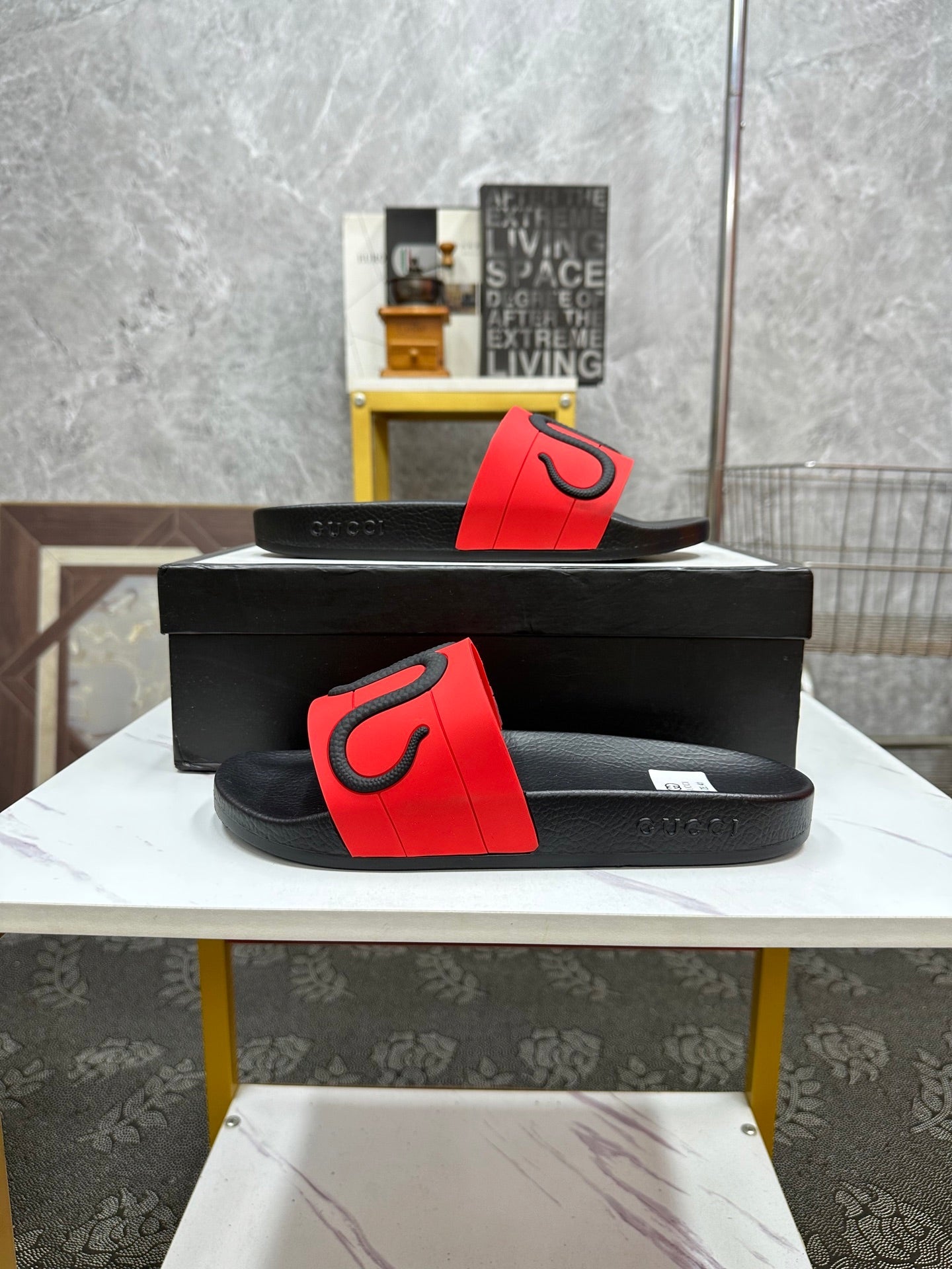 GG Men's Snake Embossed Slide Red Rubber 540114