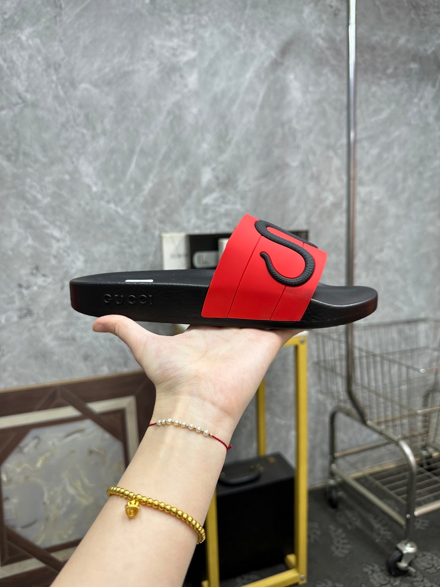 GG Men's Snake Embossed Slide Red Rubber 540114