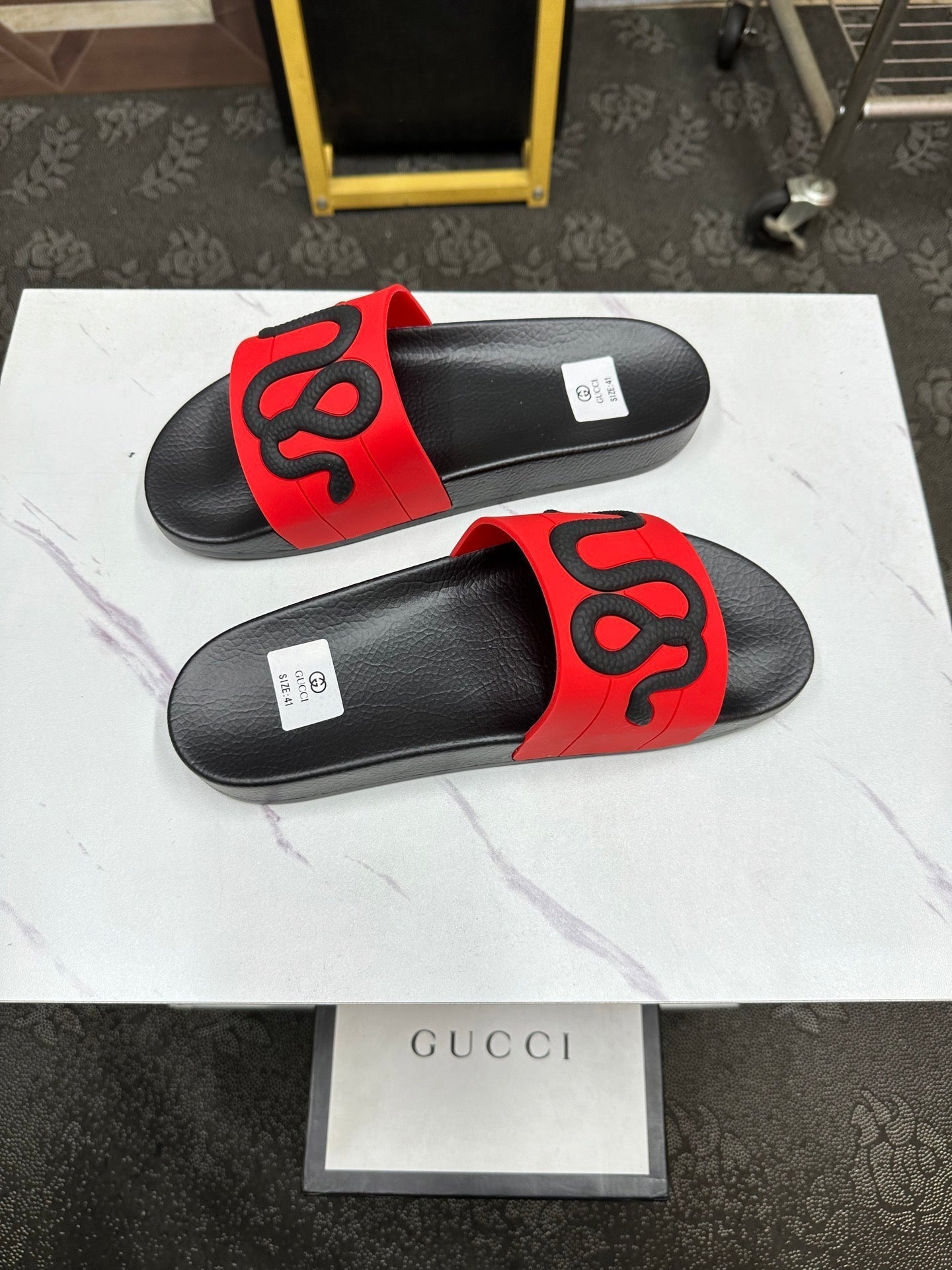 GG Men's Snake Embossed Slide Red Rubber 540114