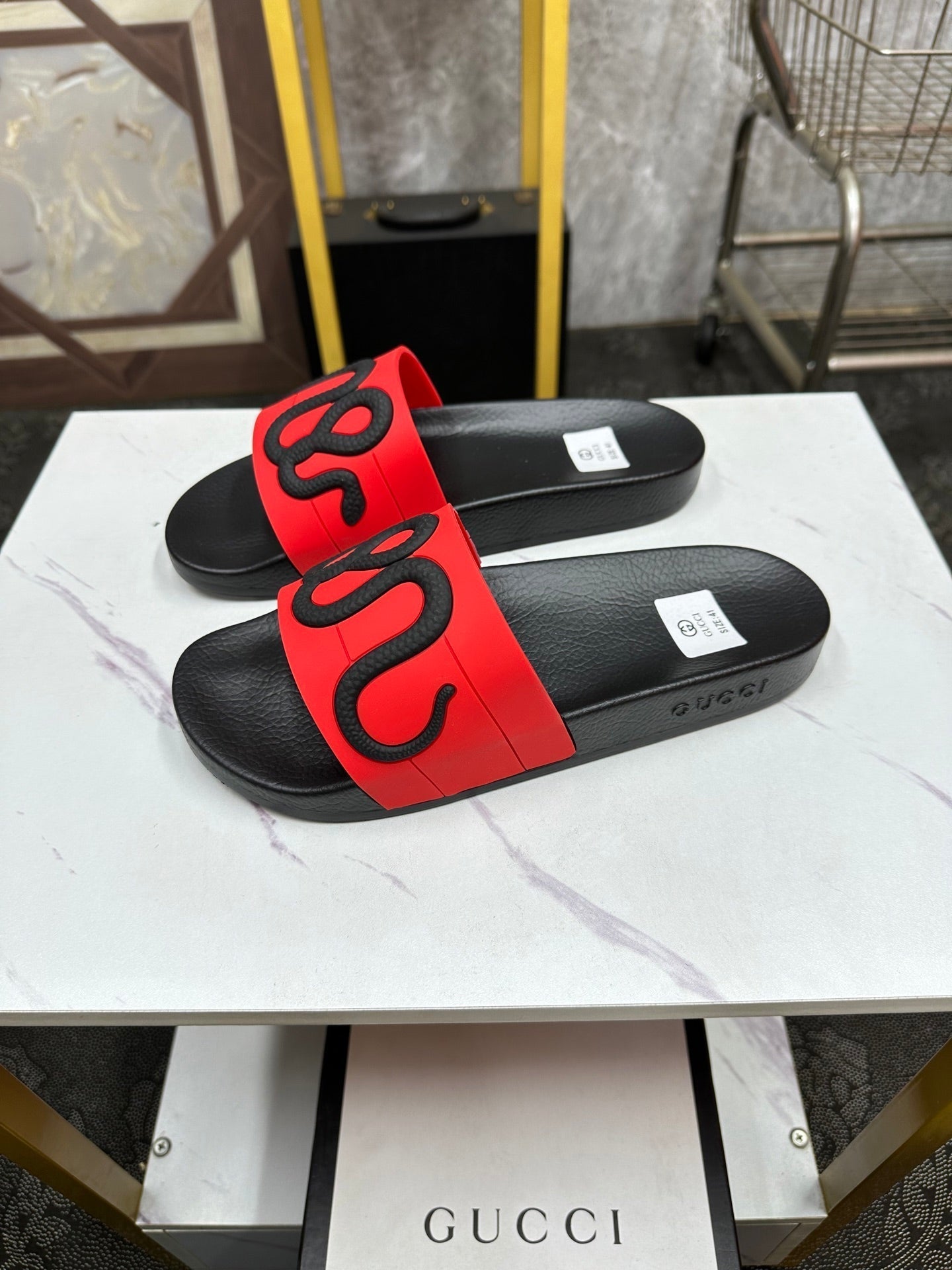 GG Men's Snake Embossed Slide Red Rubber 540114