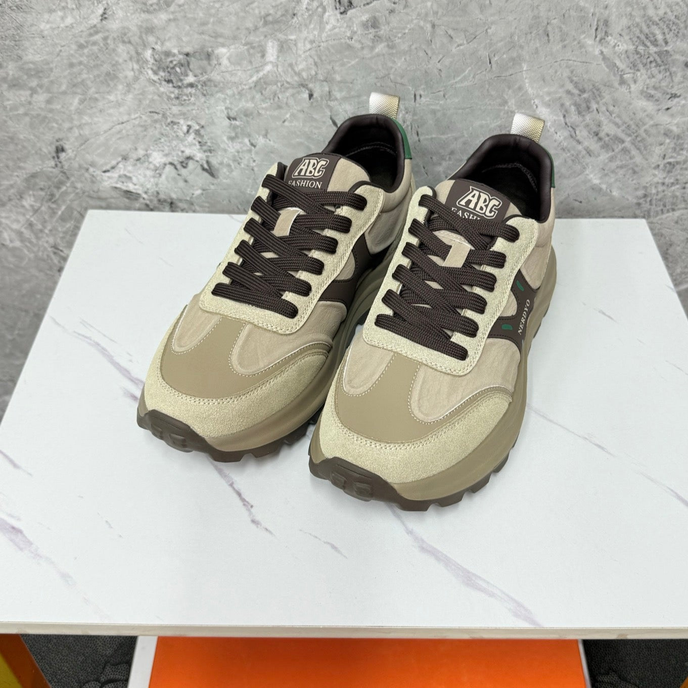 HM Men's Sneaker Beige Suede 602094