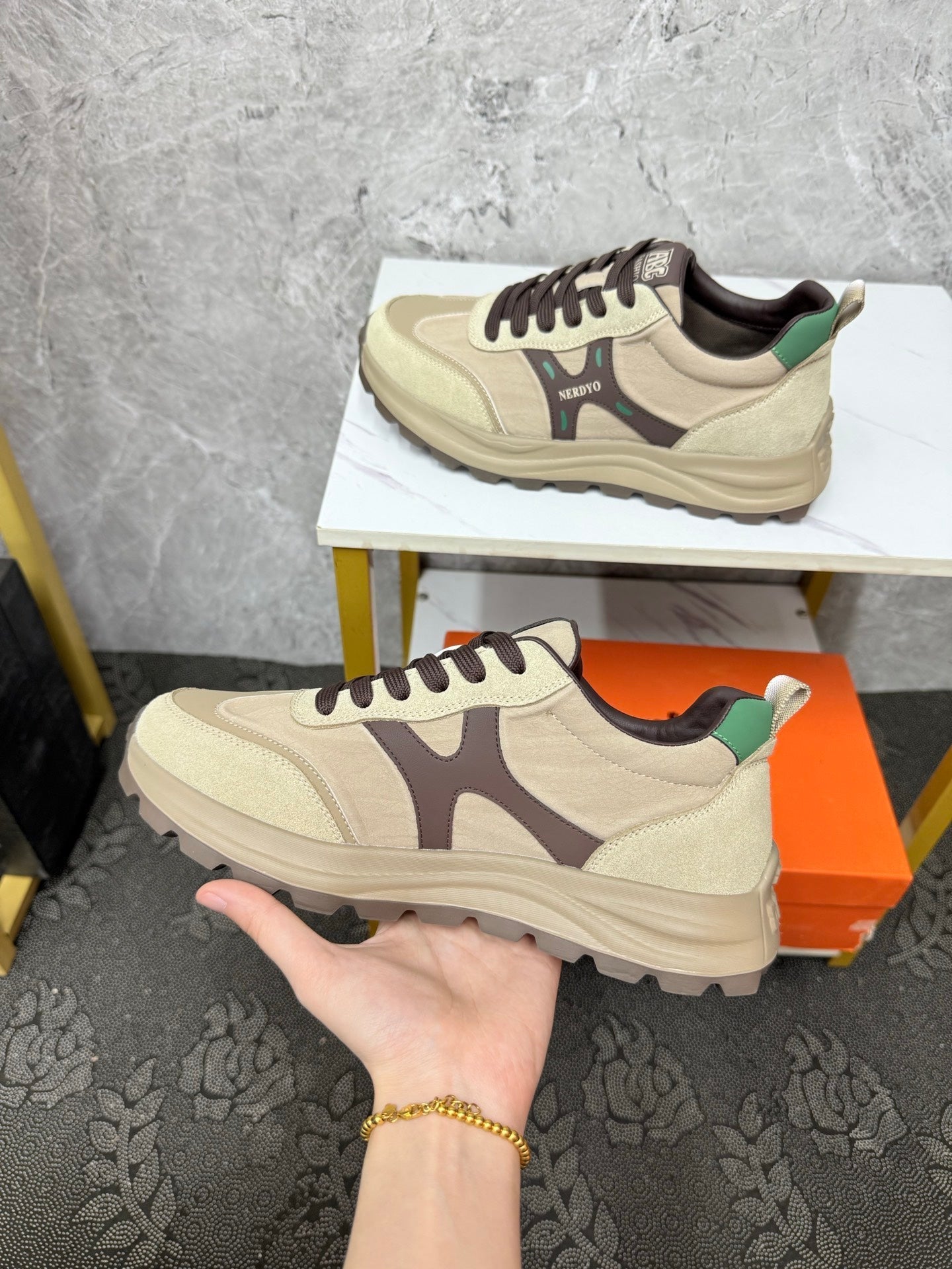 HM Men's Sneaker Beige Suede 602094