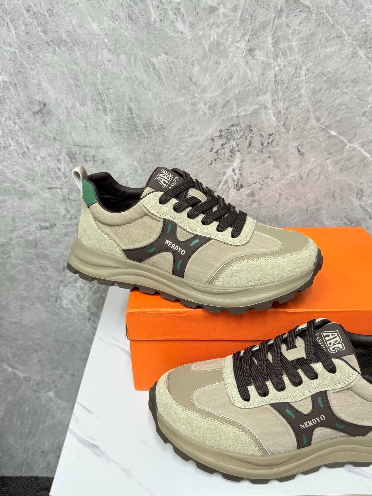 HM Men's Sneaker Beige Suede 602094