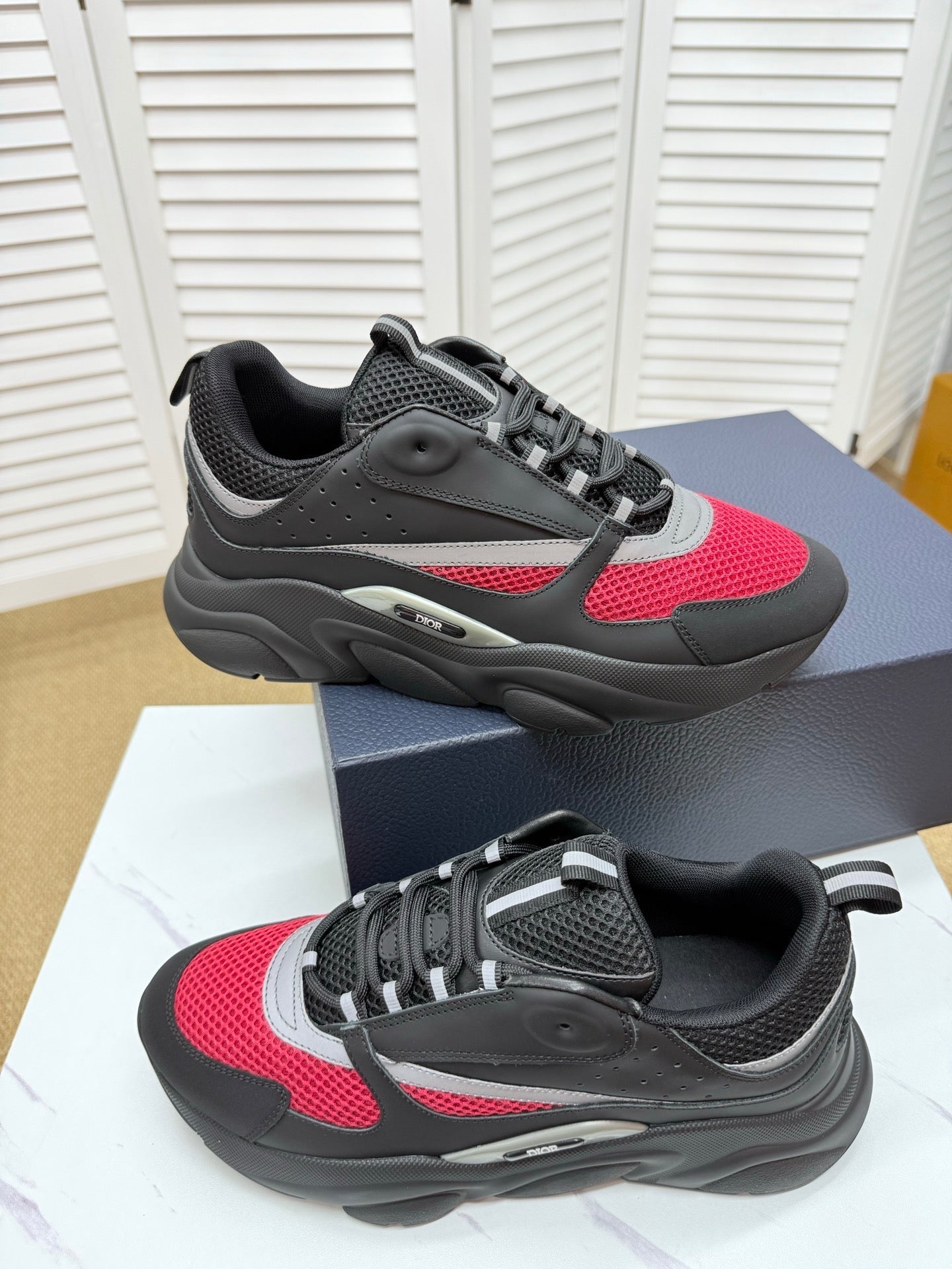 CD B22 Sneaker Black-red Mesh Calfskin 648069