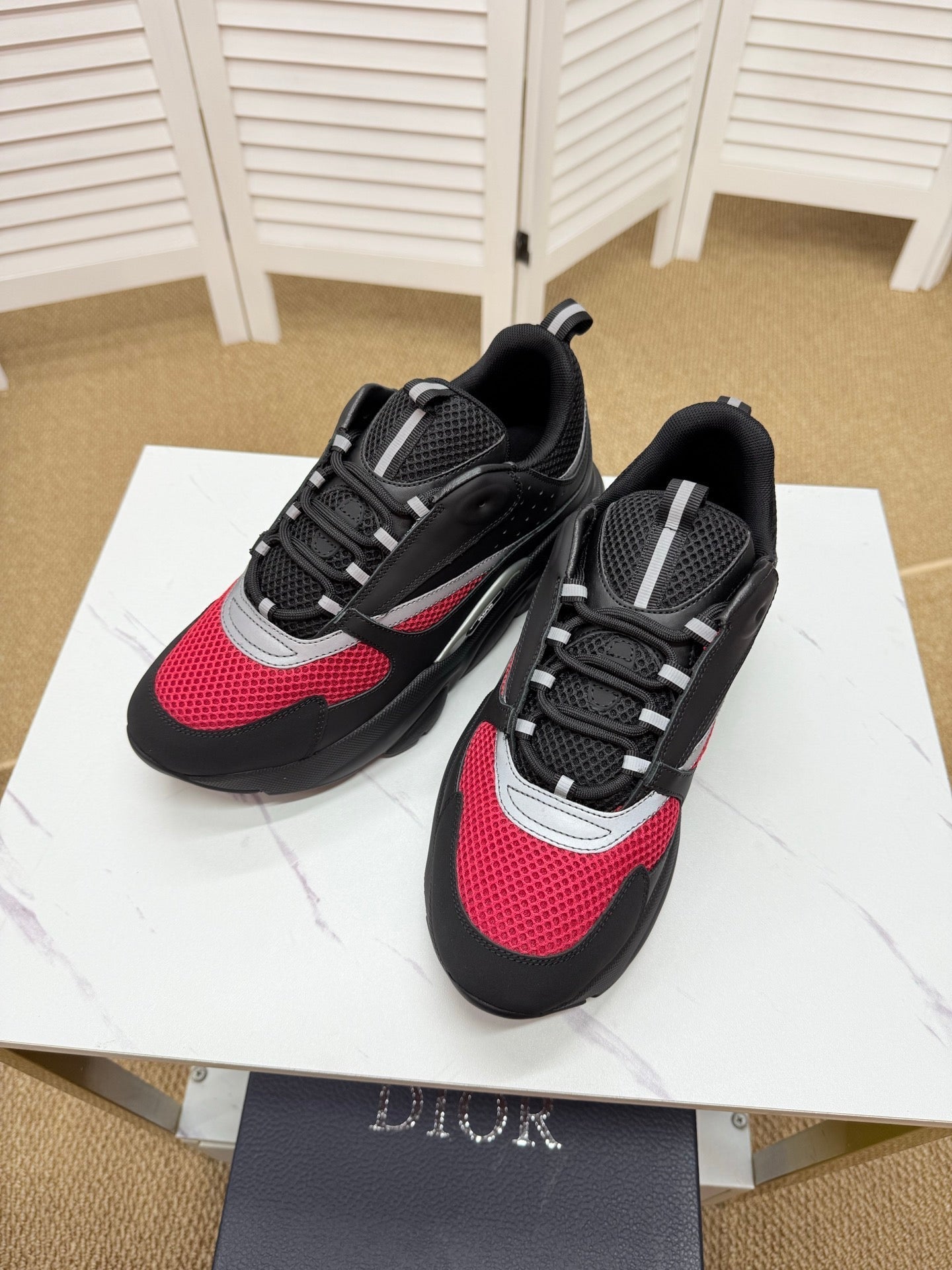 CD B22 Sneaker Black-red Mesh Calfskin 648069