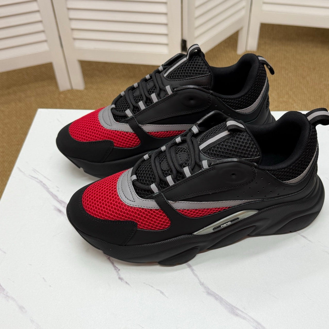 CD B22 Sneaker Black-red Mesh Calfskin 648069