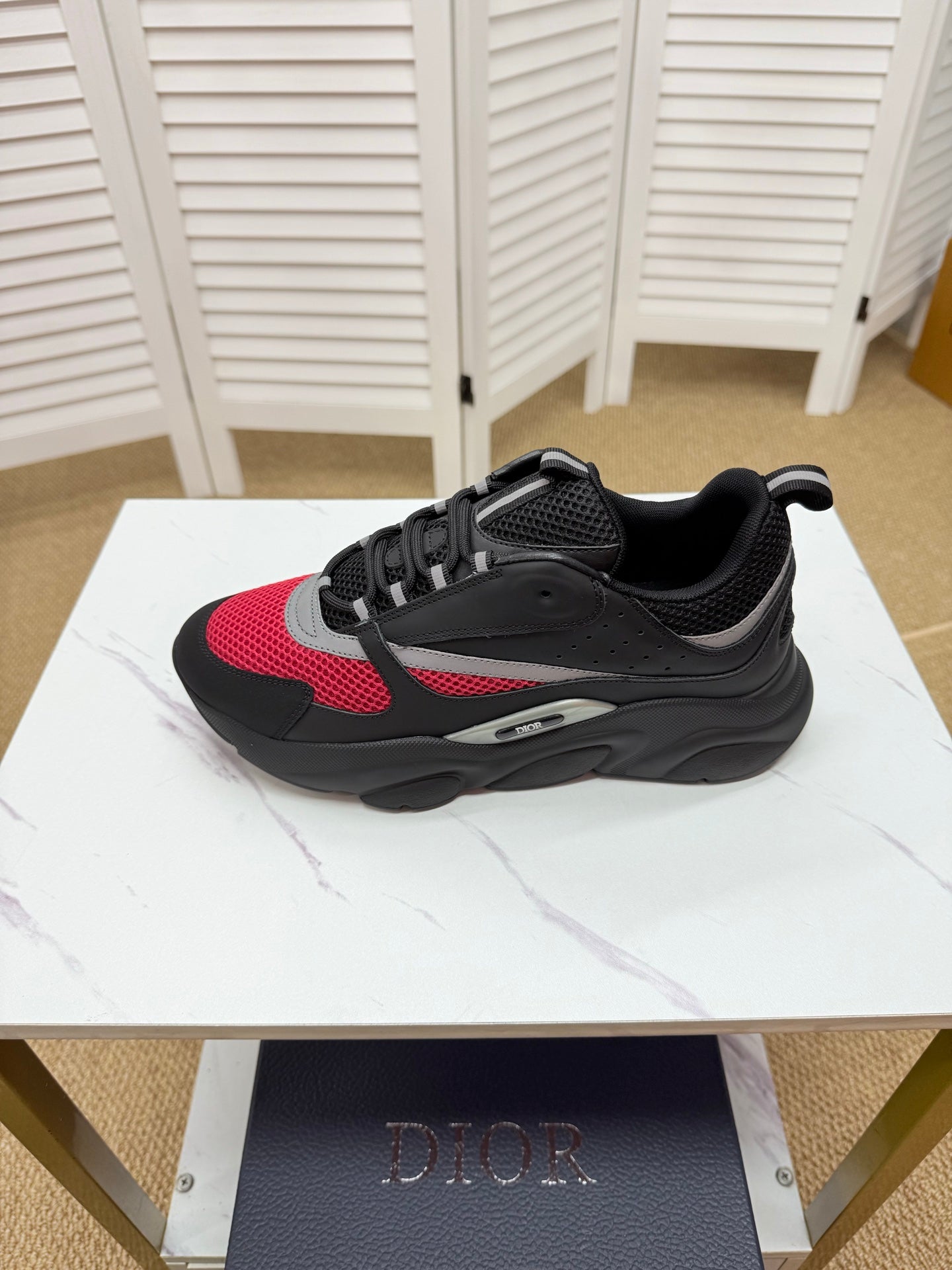 CD B22 Sneaker Black-red Mesh Calfskin 648069