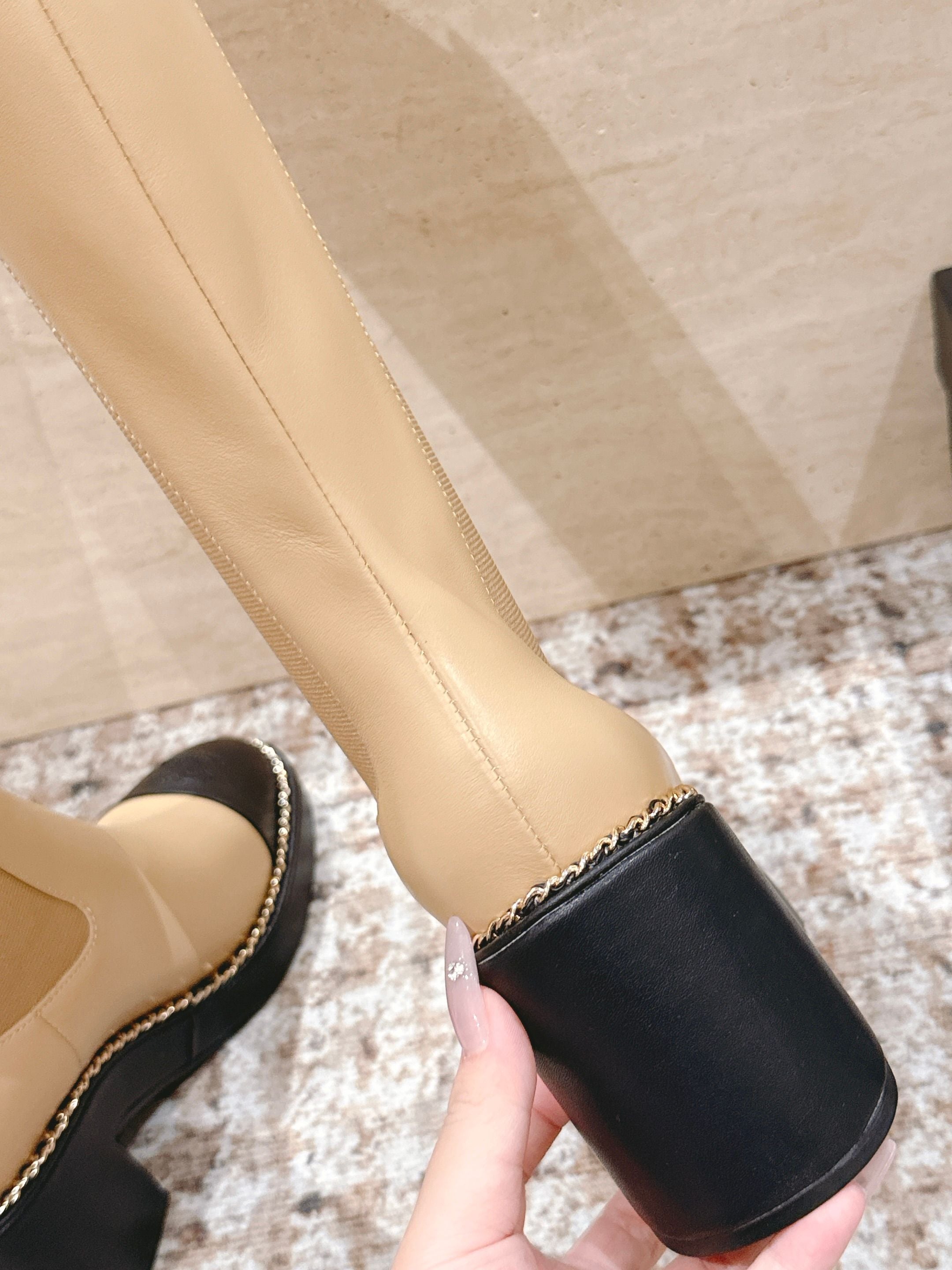 CC 25SS High Boot Beige Black Calfskin 431720