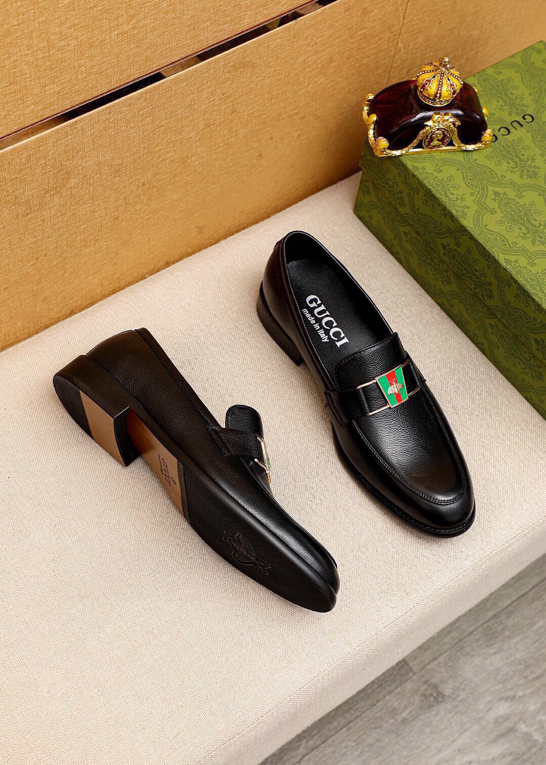 GG Men's Loafer Black Calfskin 745517