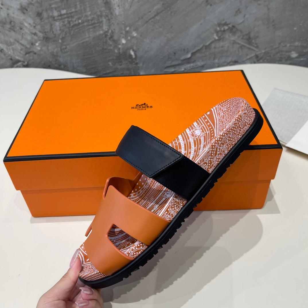 CHYPRE SANDAL CARAMEL CALFSKIN UNIQUE