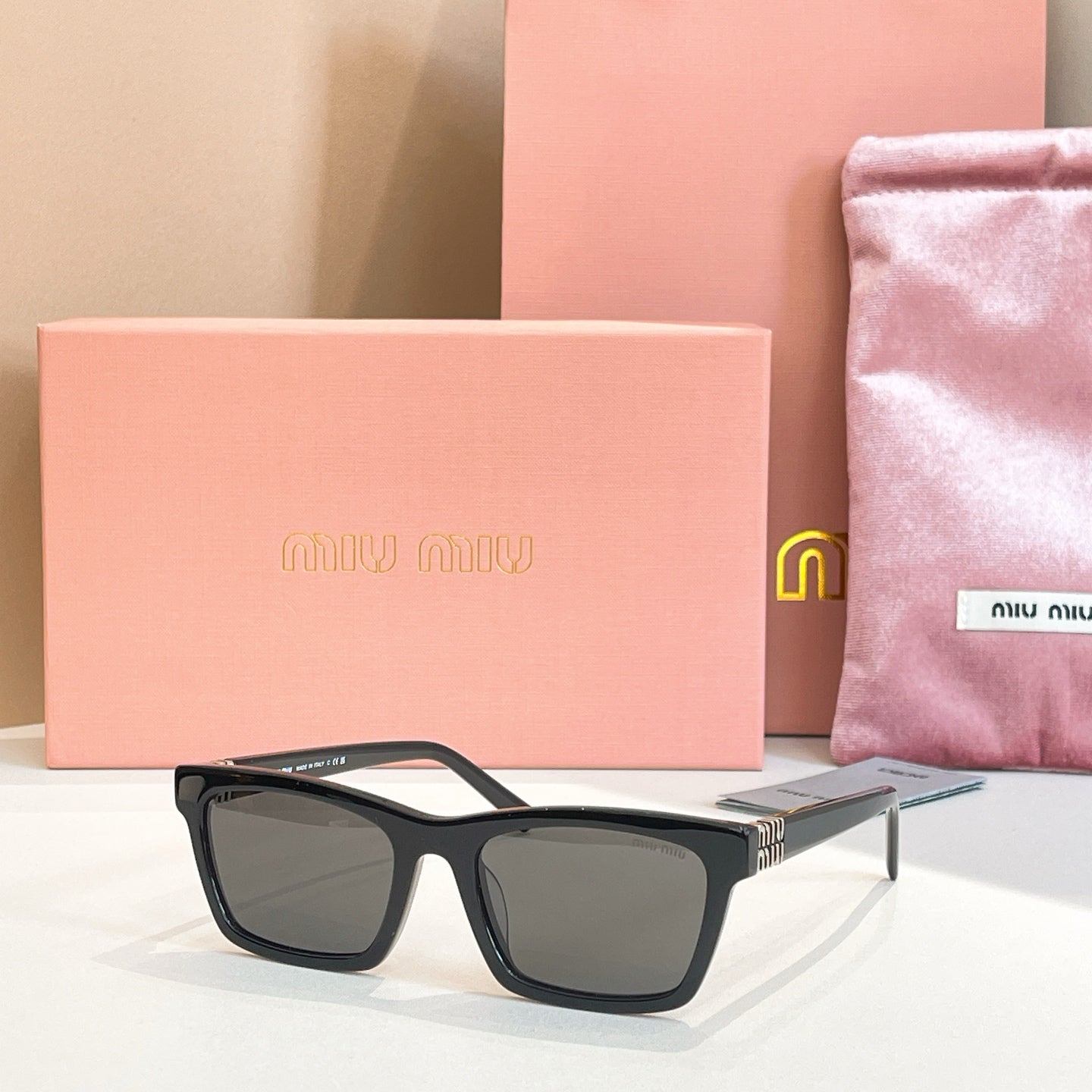 Miumiu Sunglasses 652553