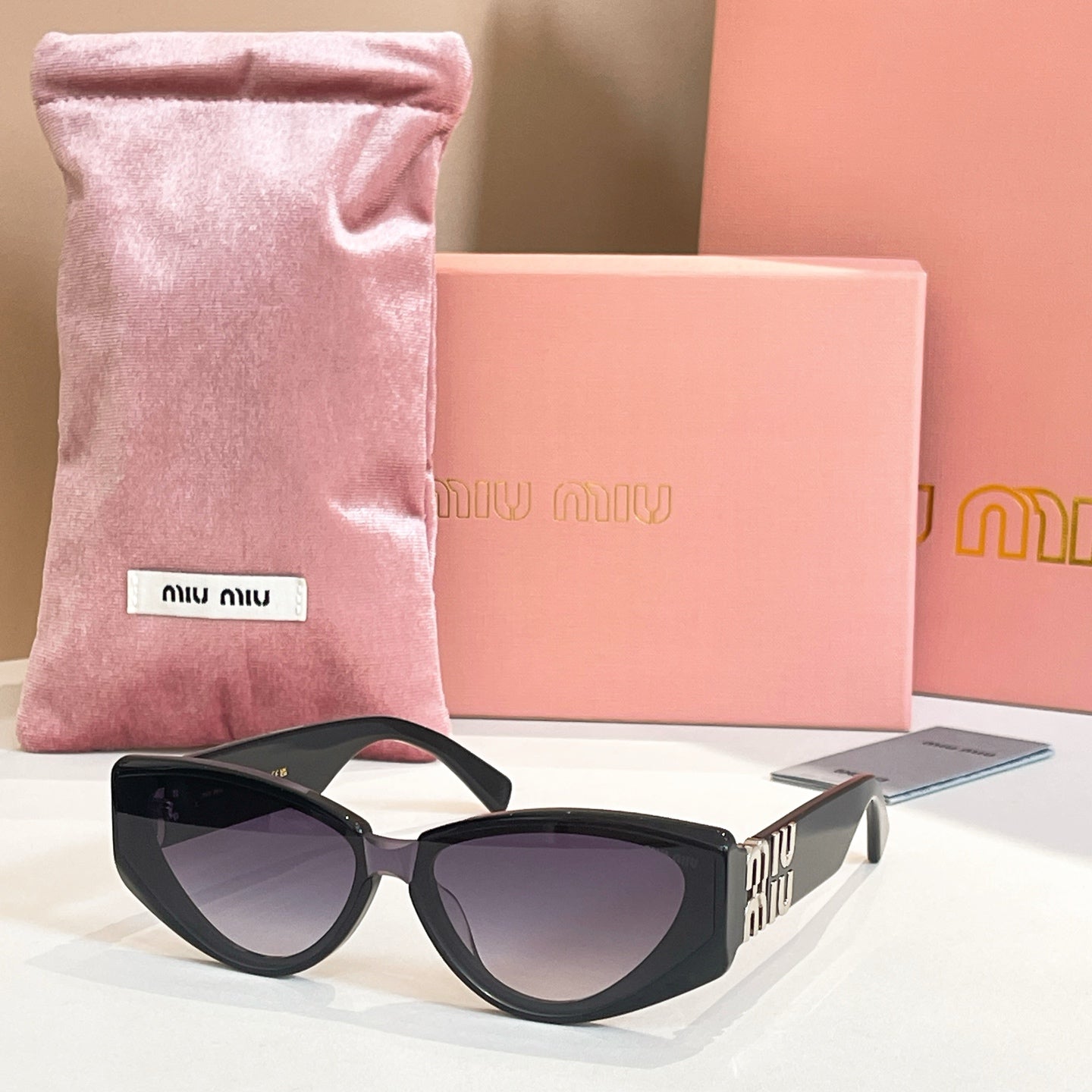 Miumiu Sunglasses 679514