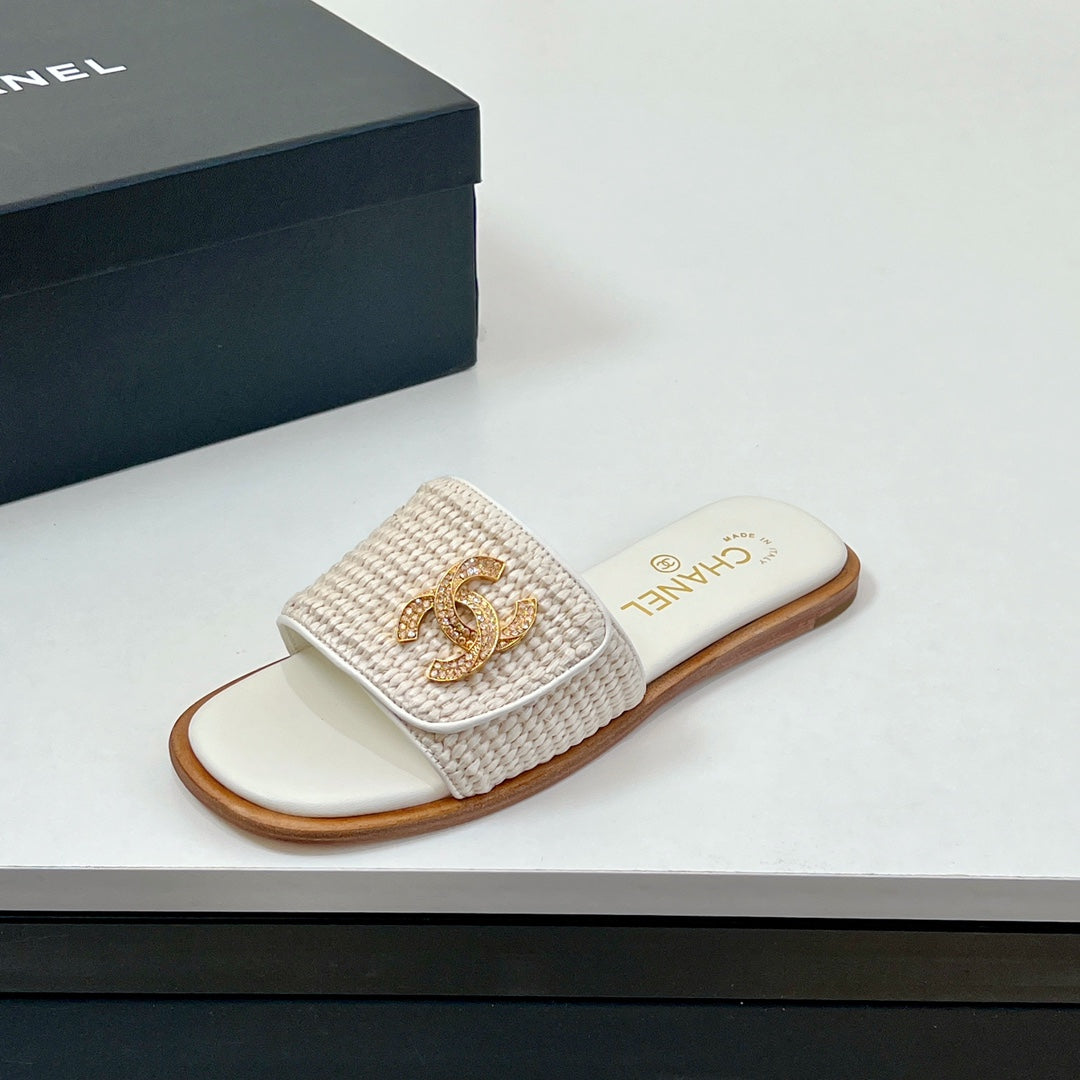 CC Slippers In White Palm Fiber 149725