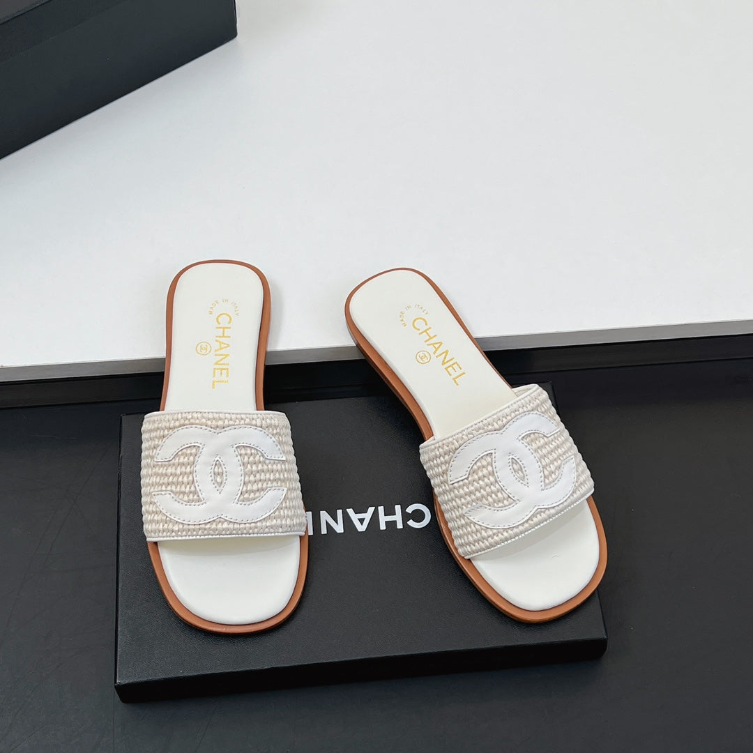 CC Slippers In White Palm Fiber 149736
