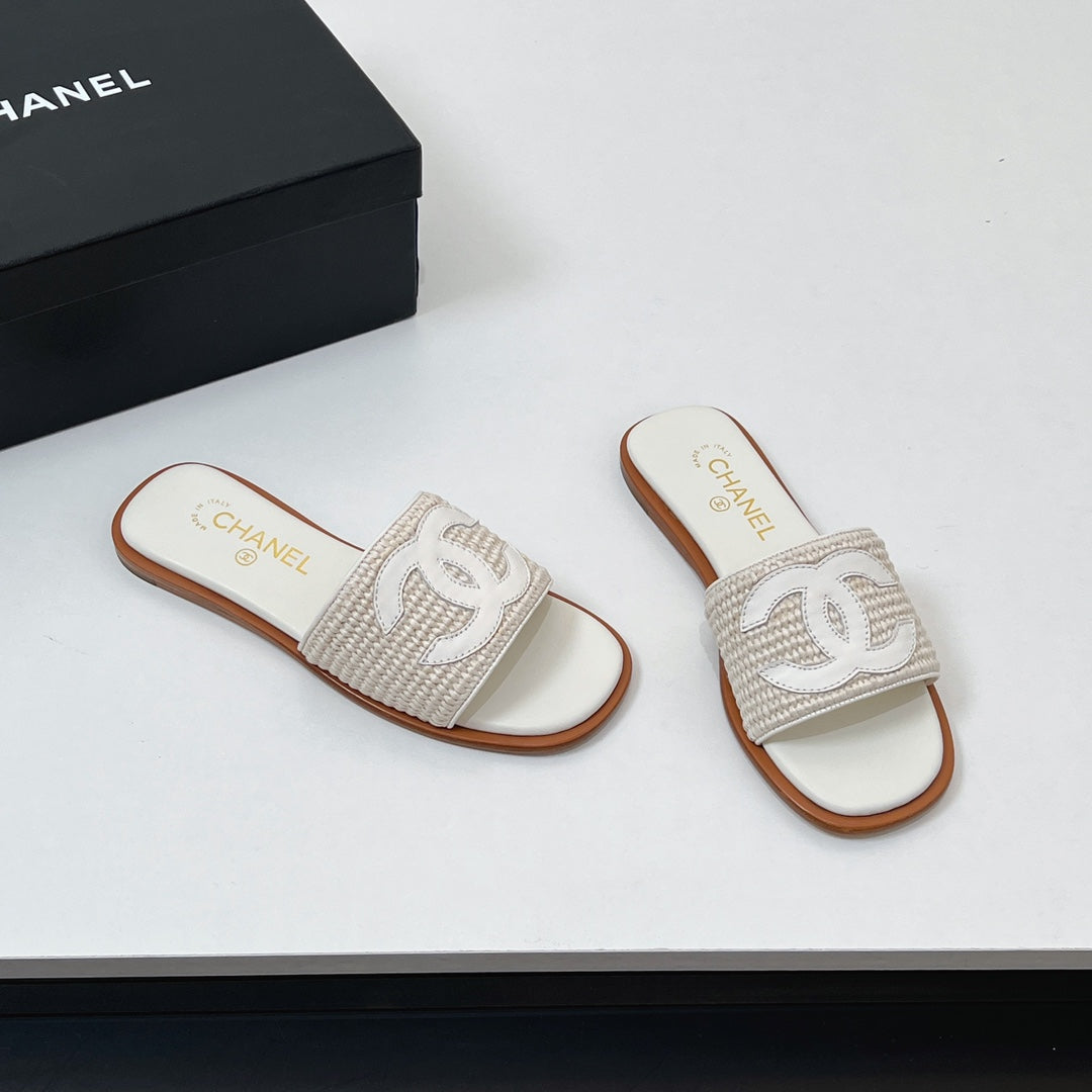 CC Slippers In White Palm Fiber 149736