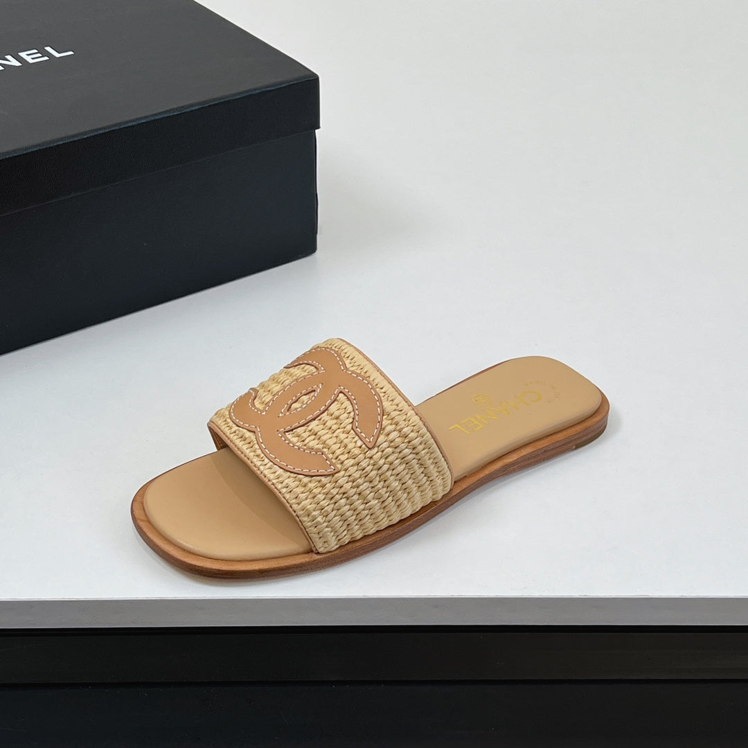 CC Slippers In Dark Beige Palm Fiber 149738