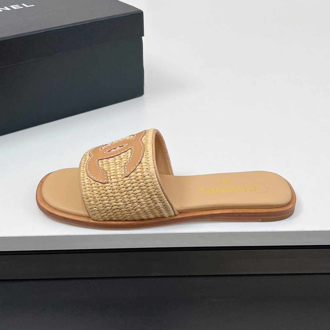 CC Slippers In Dark Beige Palm Fiber 149738