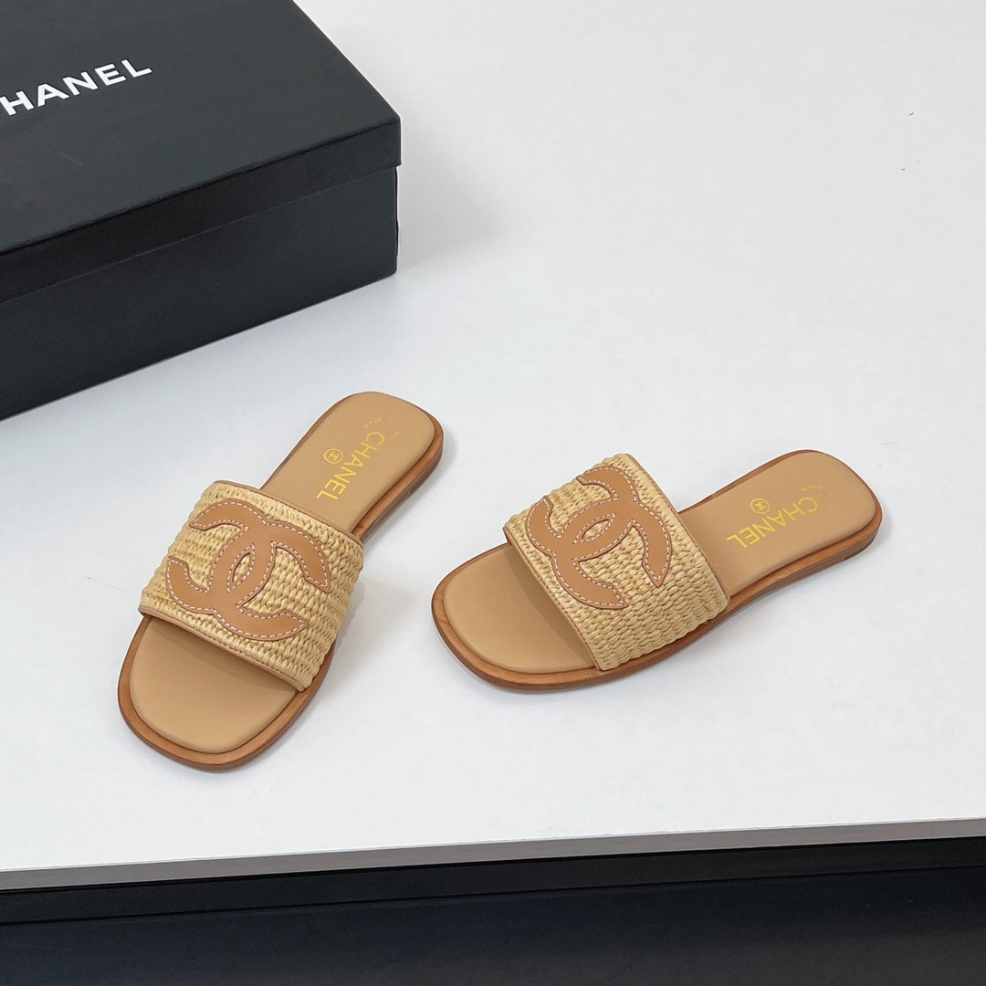 CC Slippers In Dark Beige Palm Fiber 149738