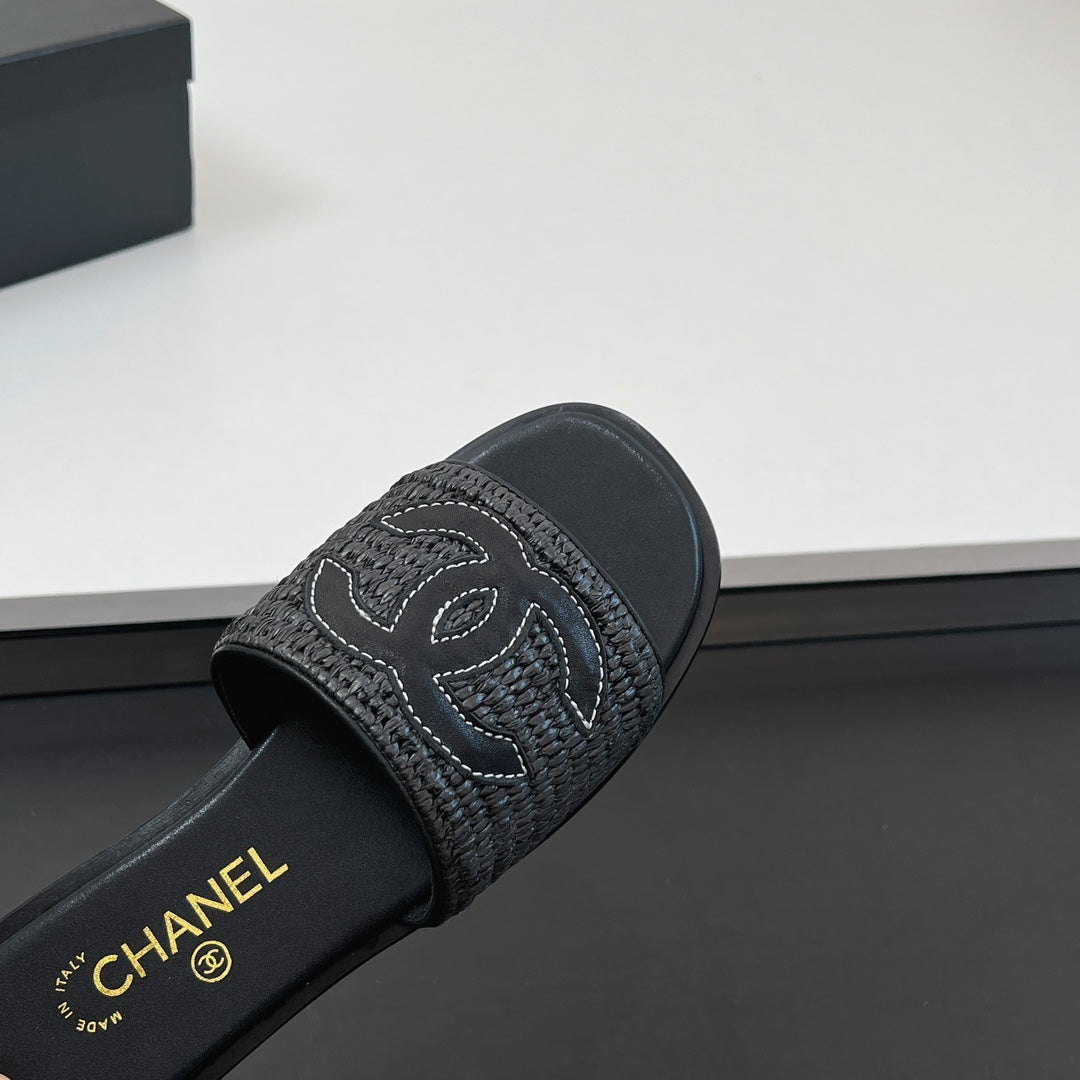 CC Slippers In Black Palm Fiber 149740