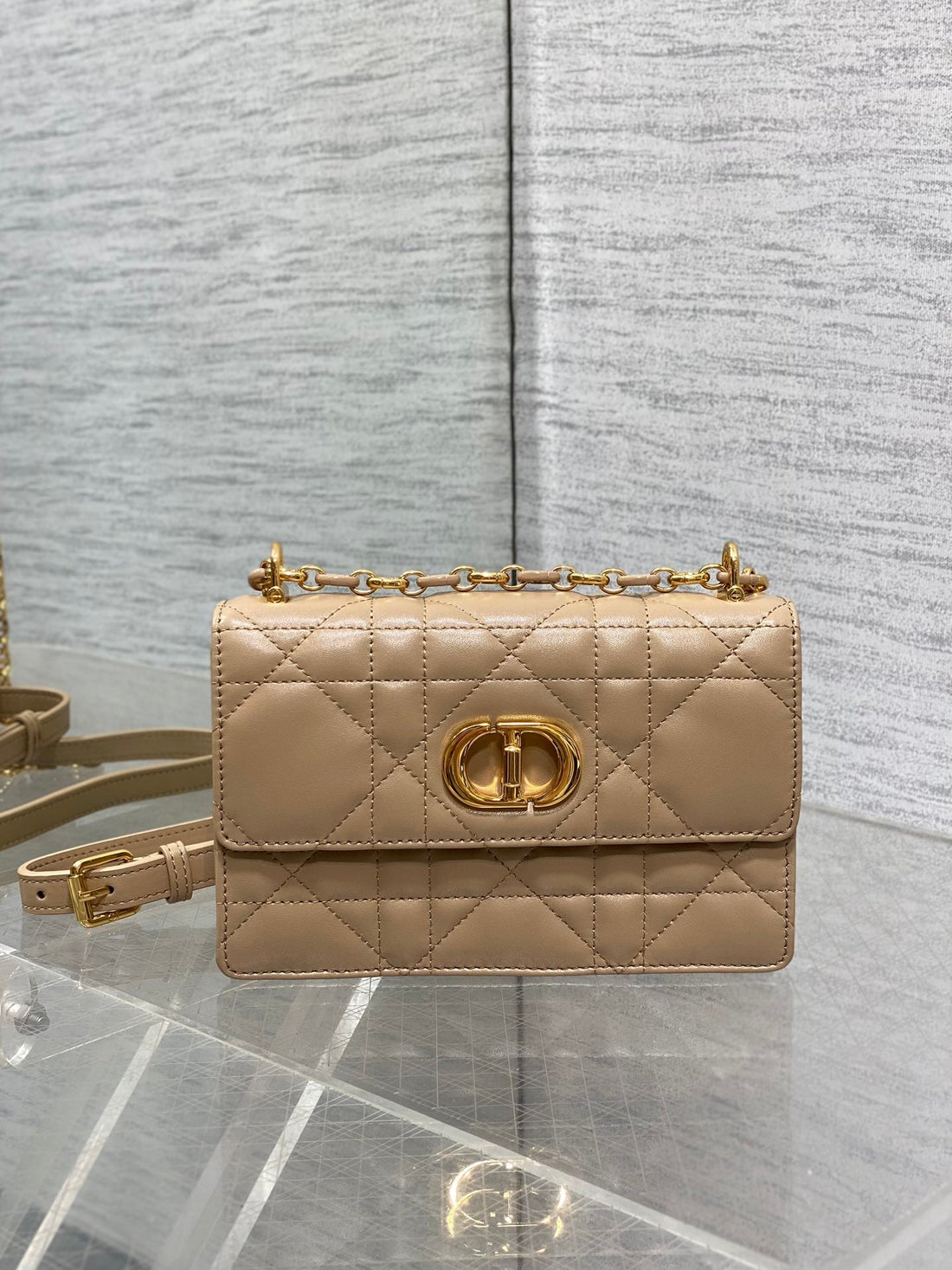 CD Miss Caro 17 Bag Biscuit Calfskin 226500