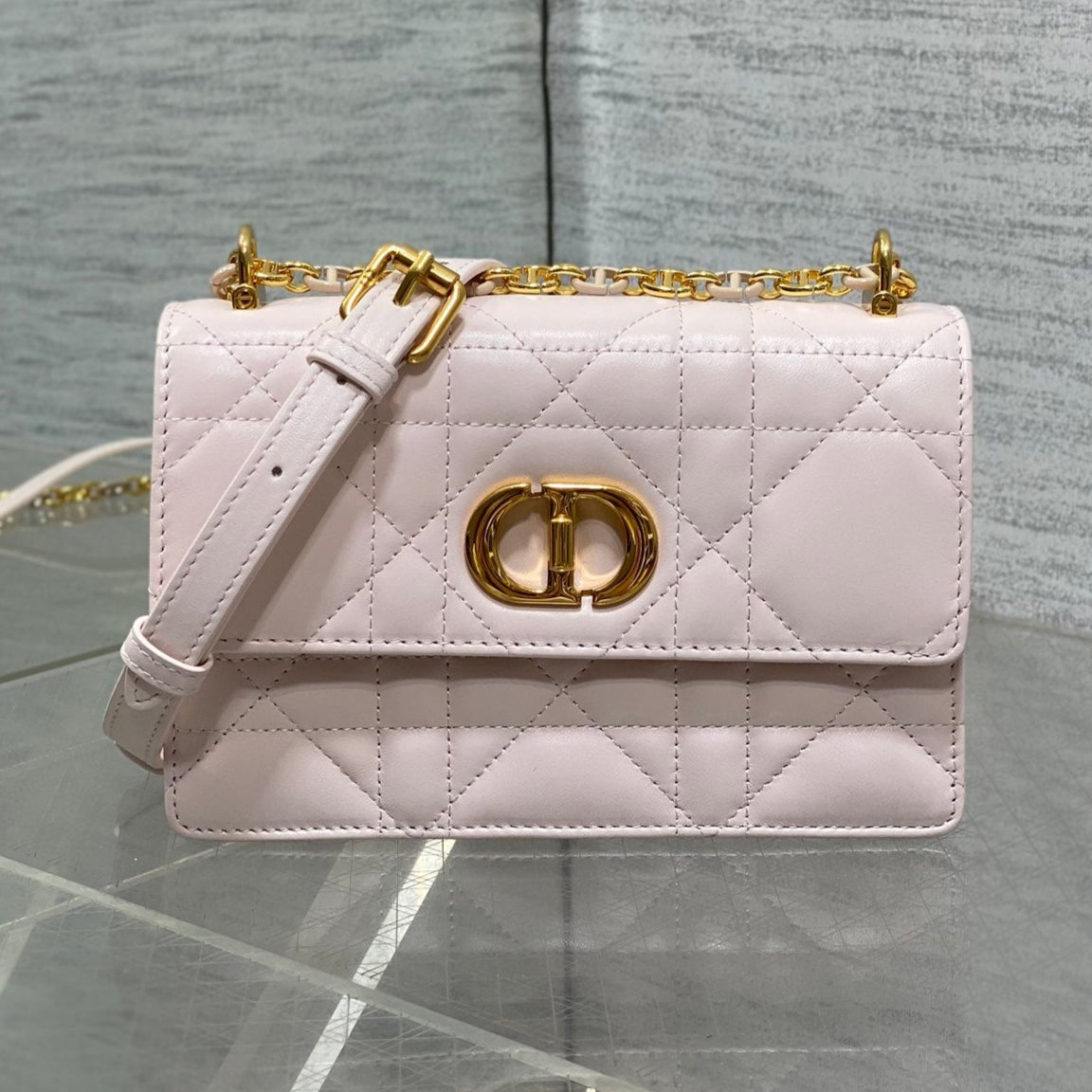 CD Miss Caro 17 Bag Light Pink Calfskin 246427
