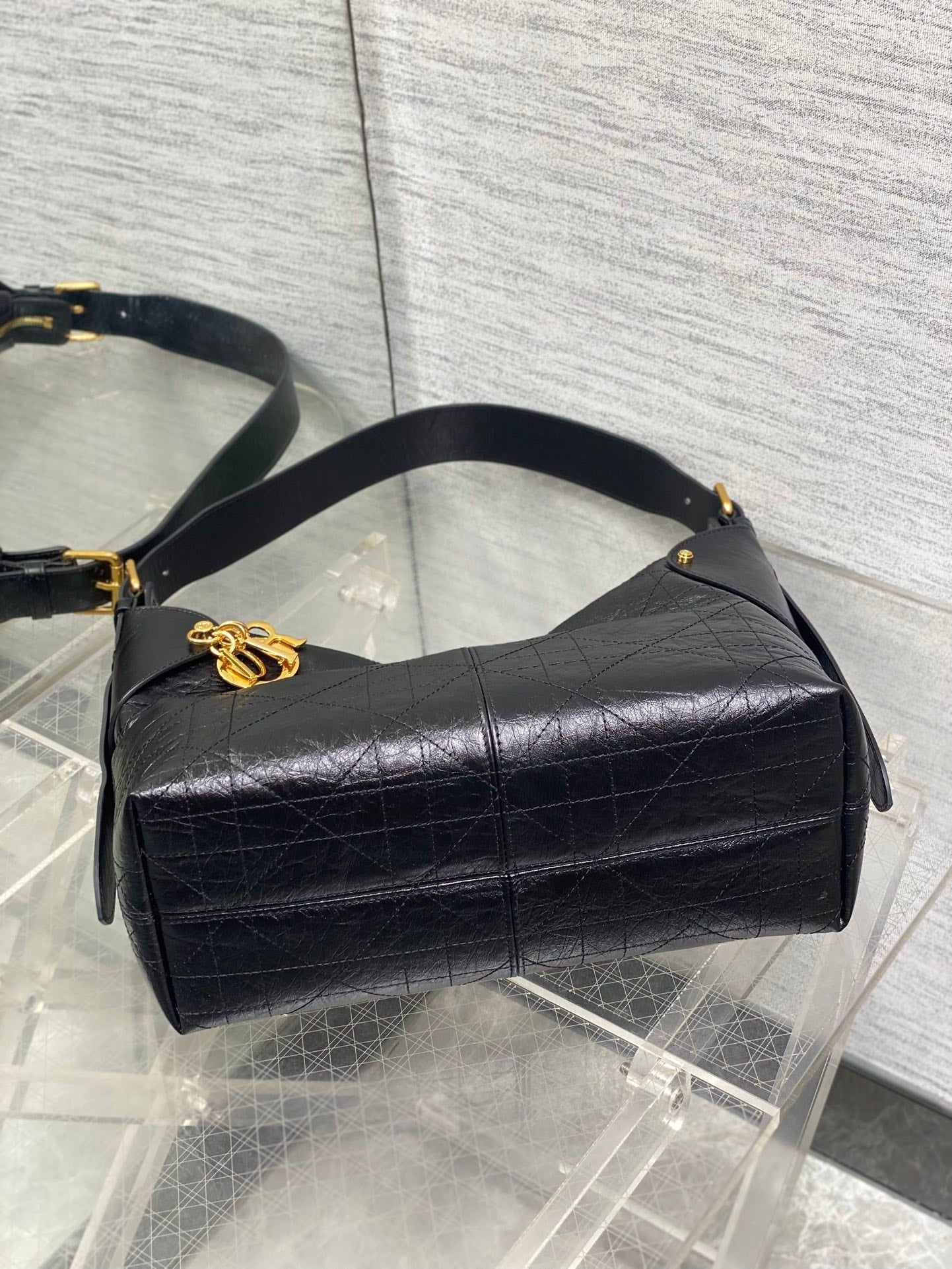 CD VOYAGE handbag 28 Black Crinkled Calfskin