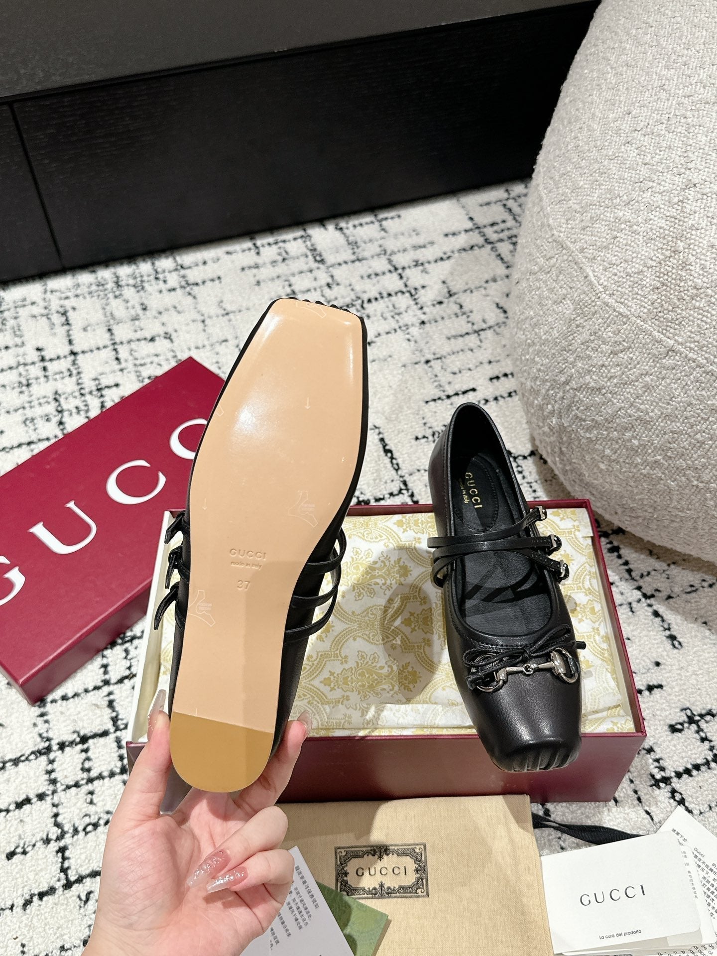 MARY JANE FLAT IN BLACK CALFSKIN