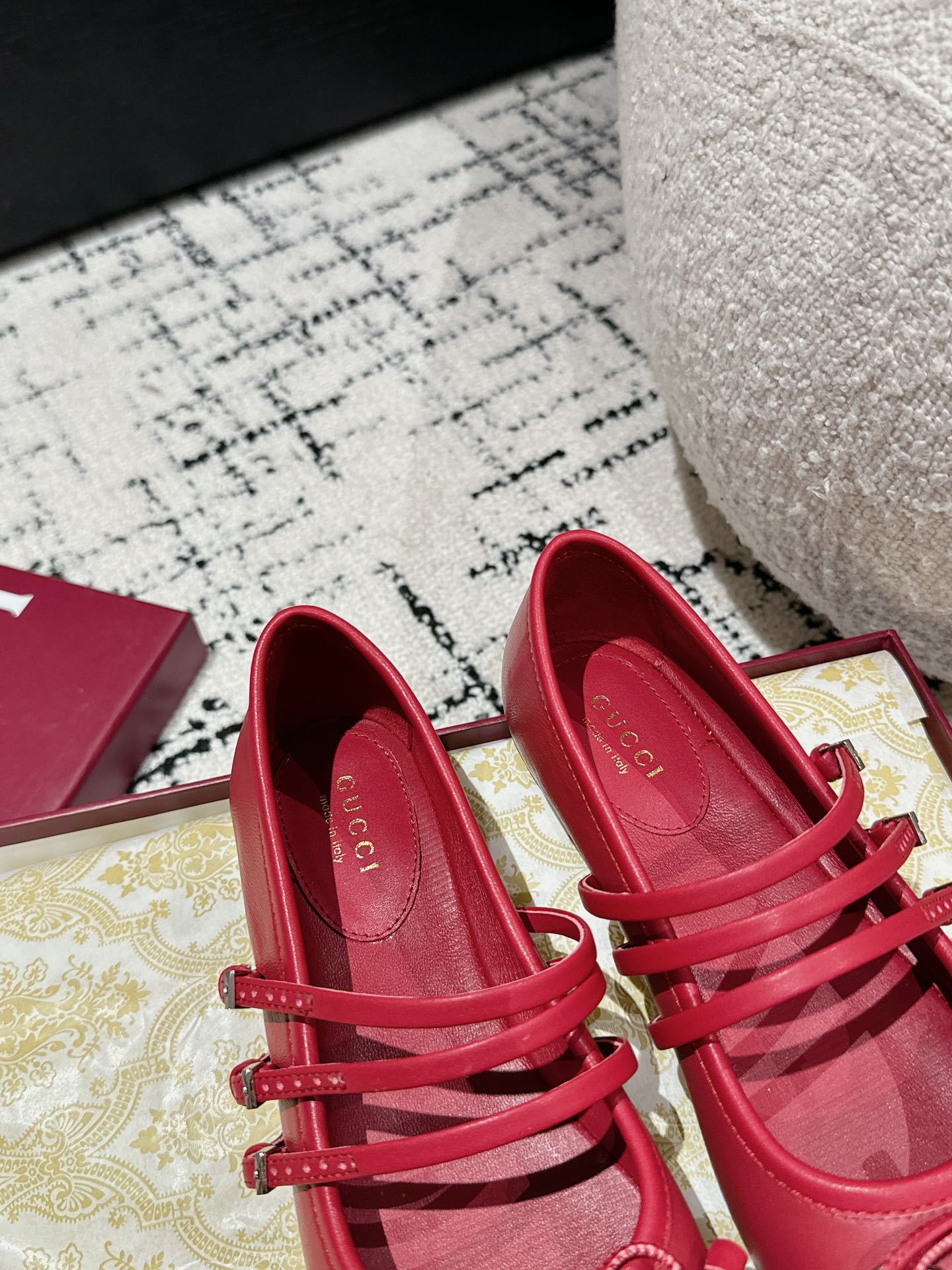 MARY JANE FLAT IN CRIMSON RED CALFSKIN