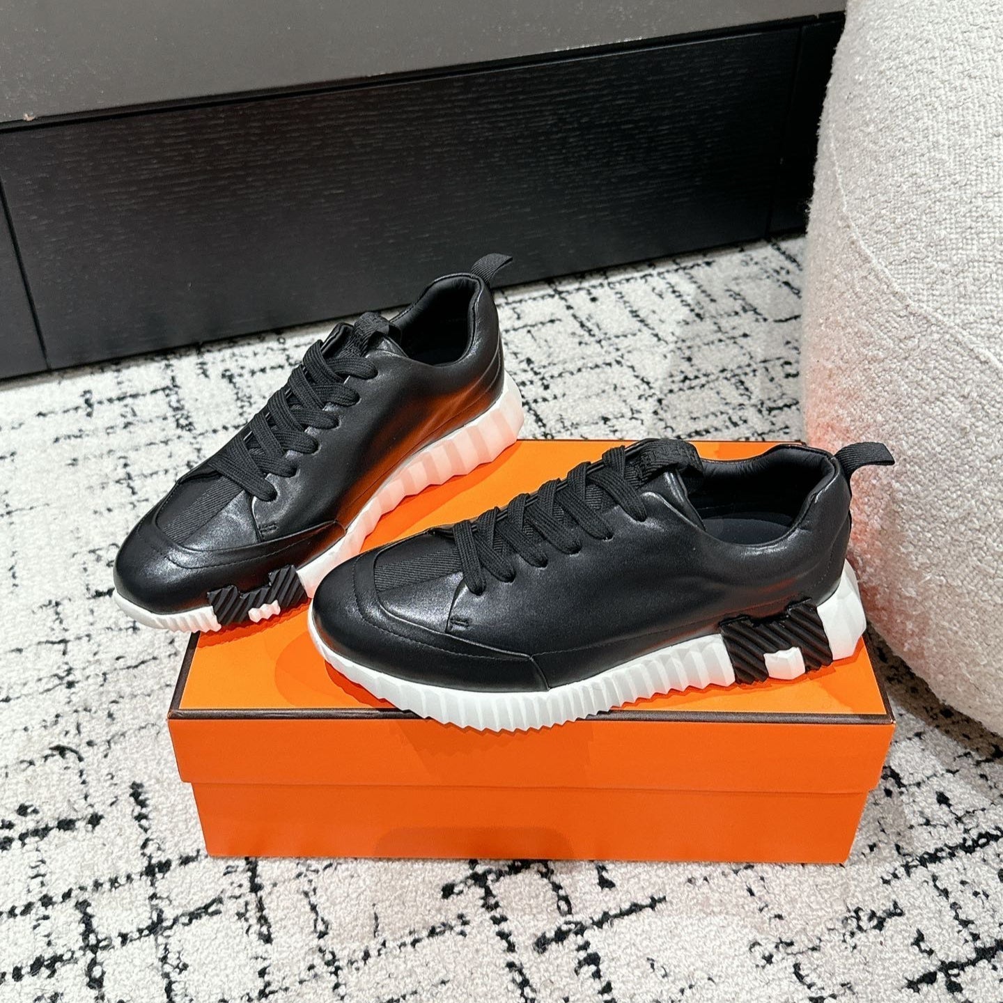 HM Jump Sneaker In Black Cowhide 985308