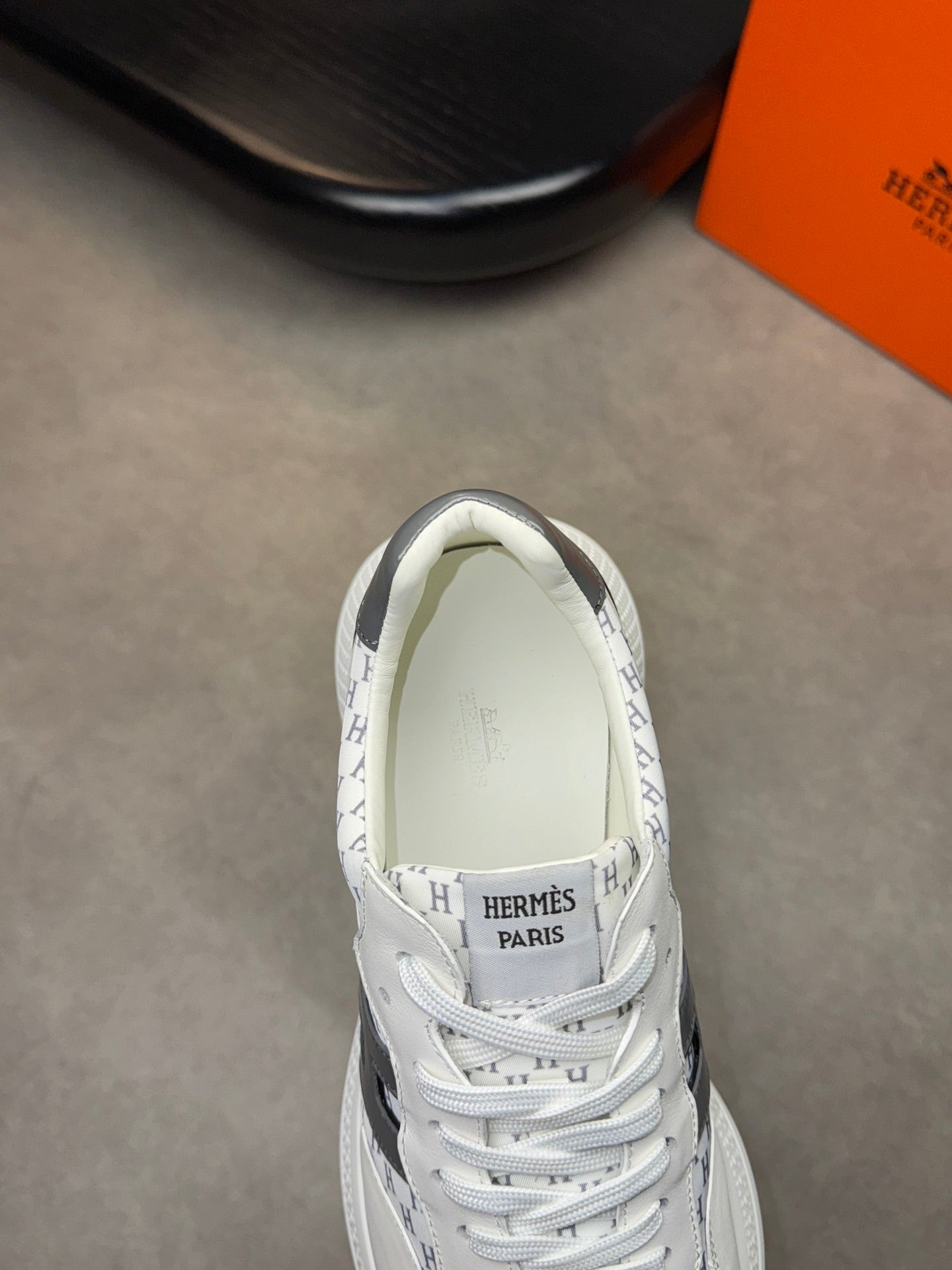 HM Men's Sneaker White Calfskin 581689