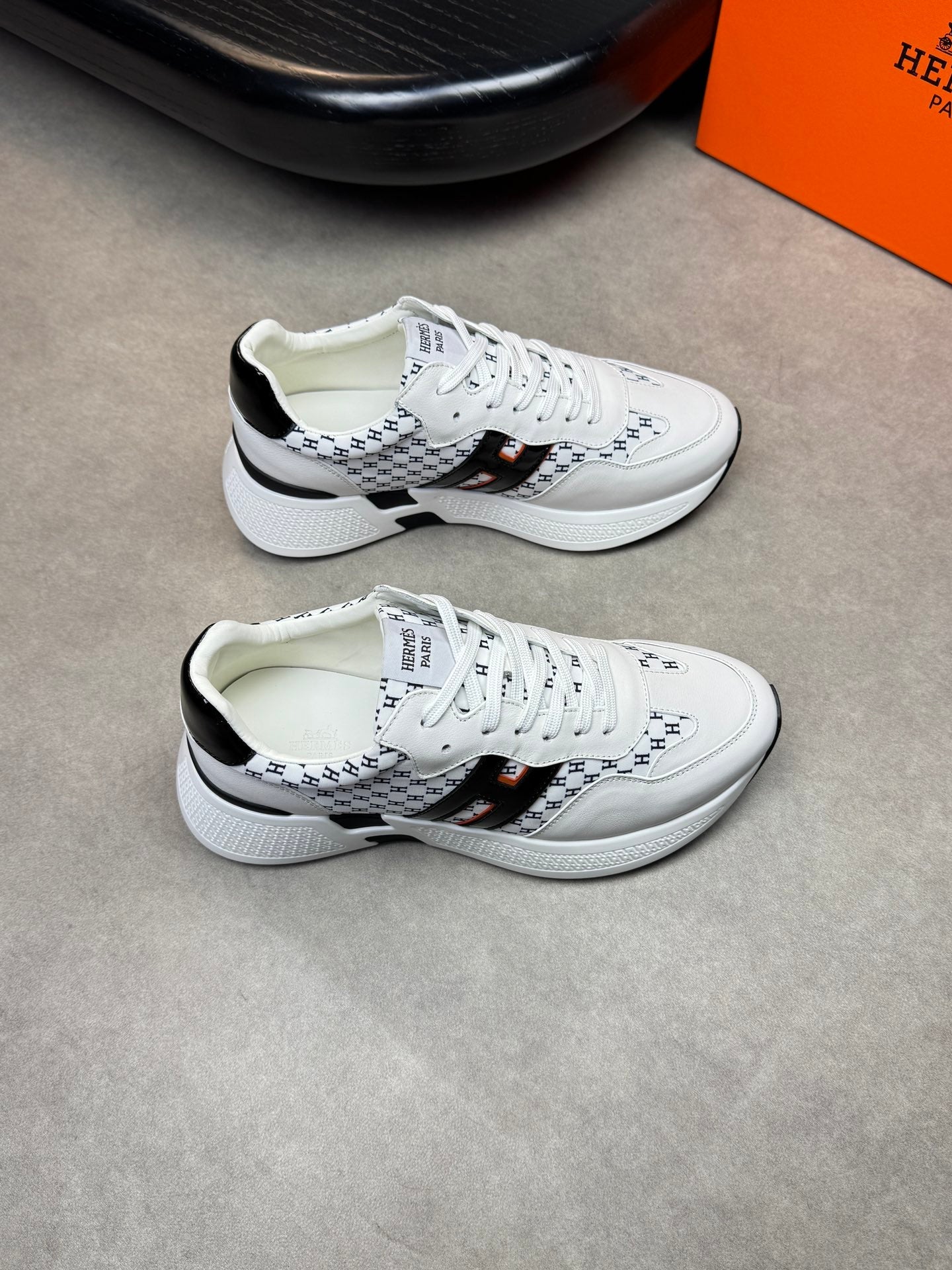 HM Men's Sneaker Black White Calfskin 581691