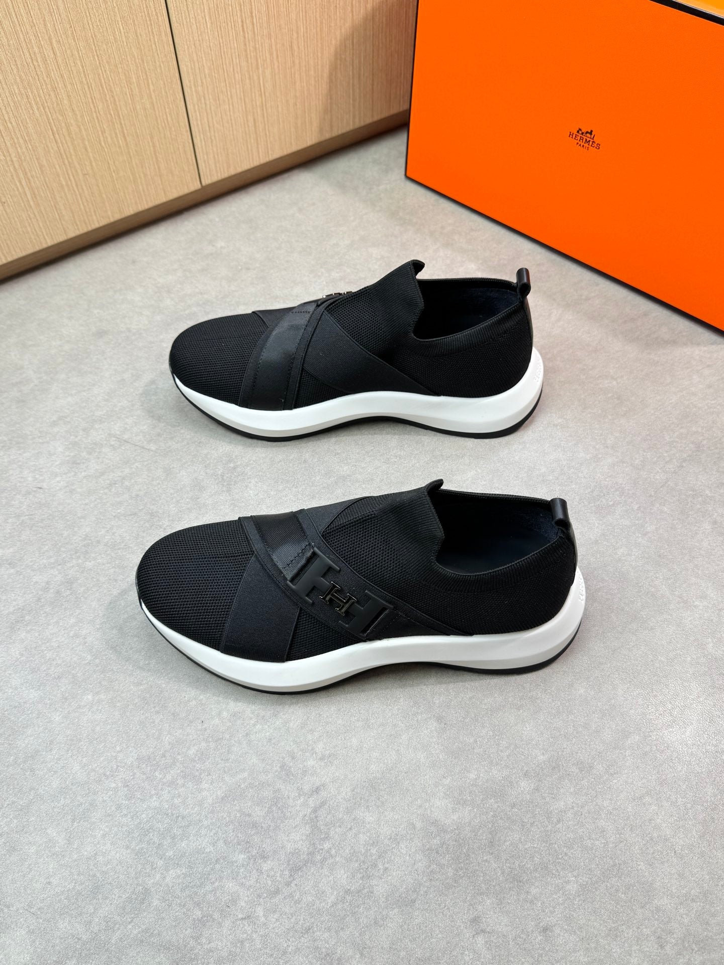 HM Men's Slip on Sneaker Black Knitted Fabric 643380