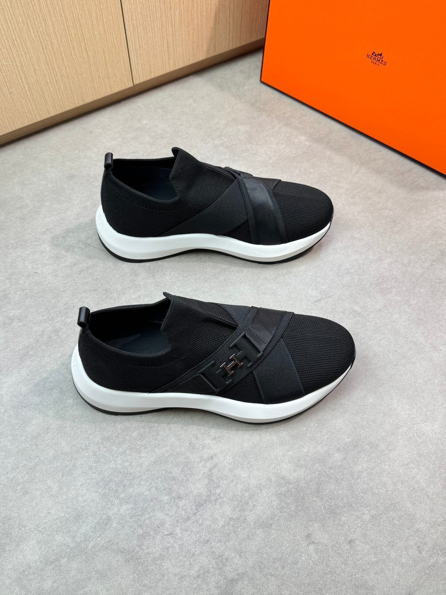 HM Men's Slip on Sneaker Black Knitted Fabric 643380