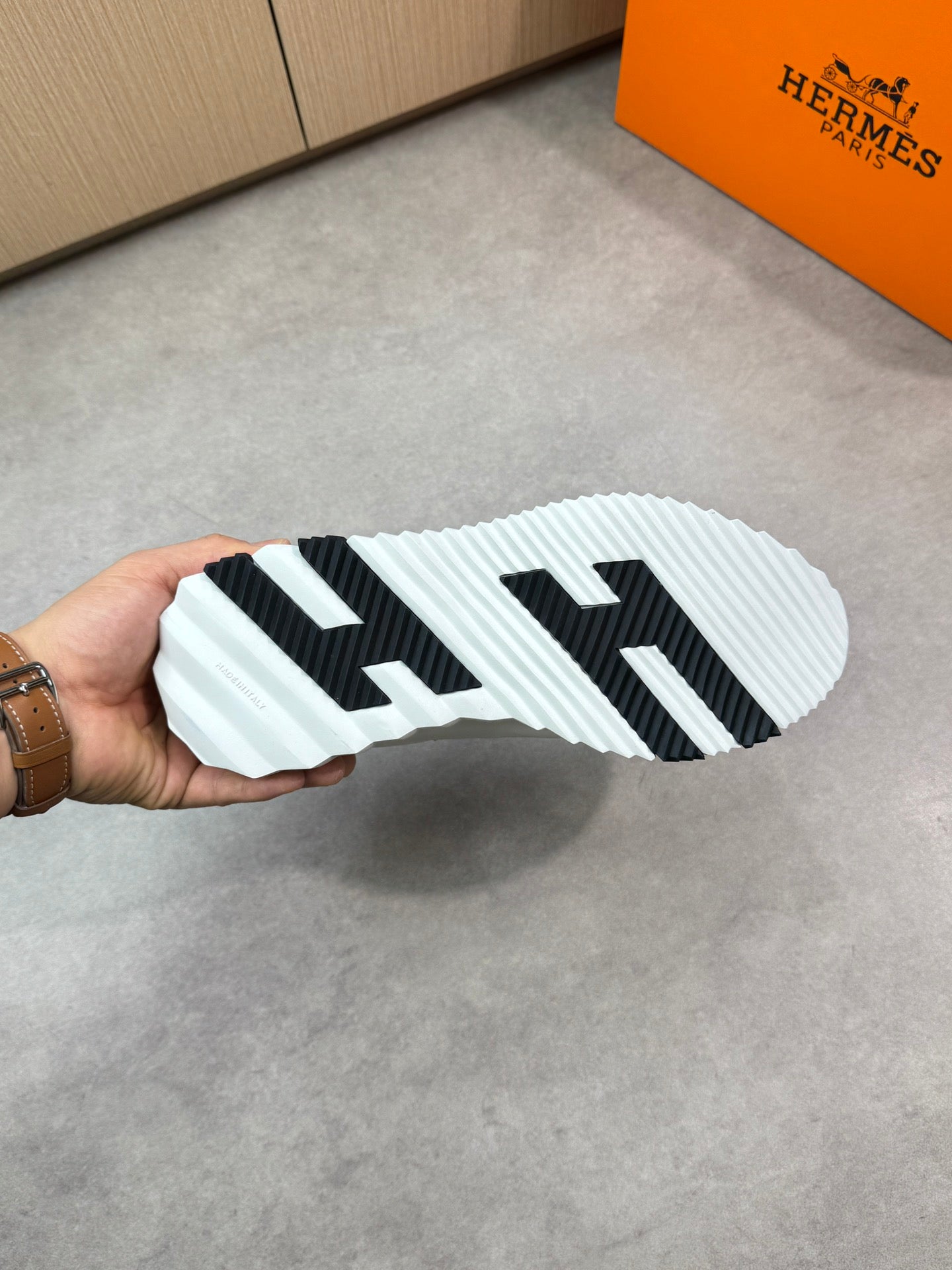 HM Men's Bouncing Sneaker White Black Calfskin Suede 696022