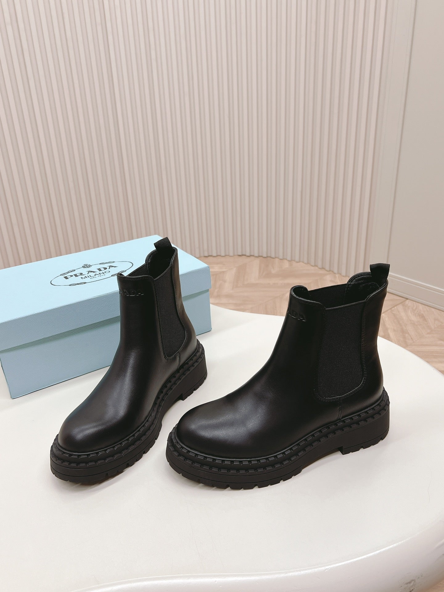 PRA BRUSHED BOOTIES BLACK CALFSKIN