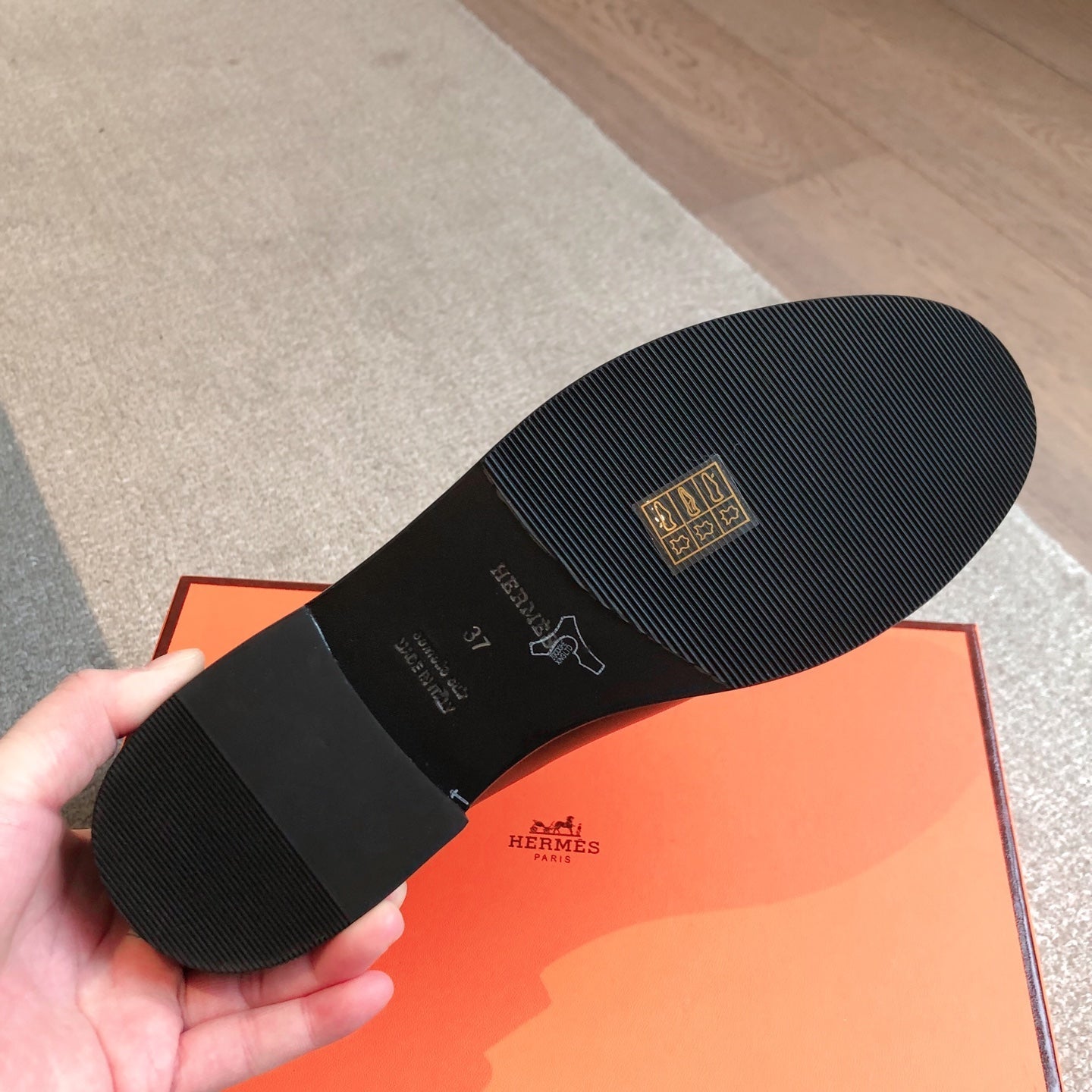 HM 25 Kelly Loafer White Black Cowhide 353506