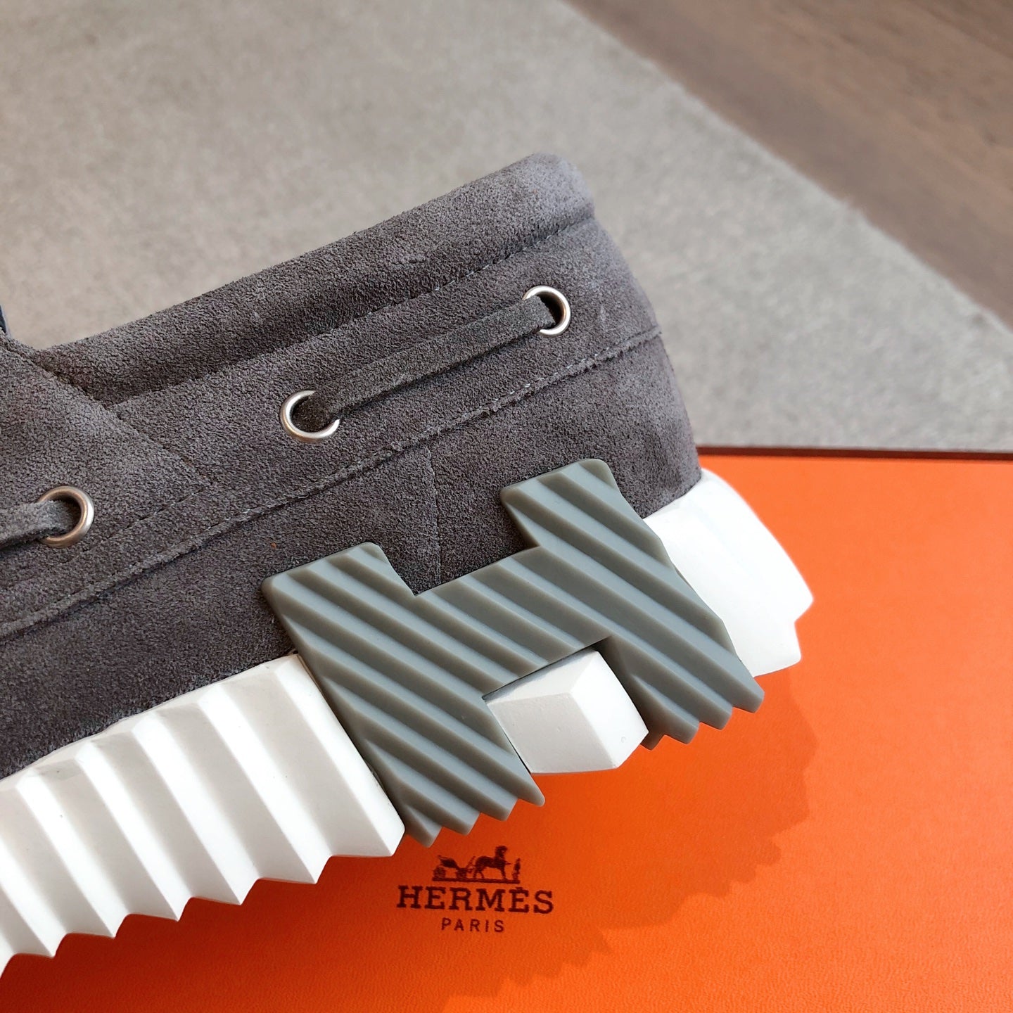 HM Men's 25 Ketch Sneaker Gray Suede 639265